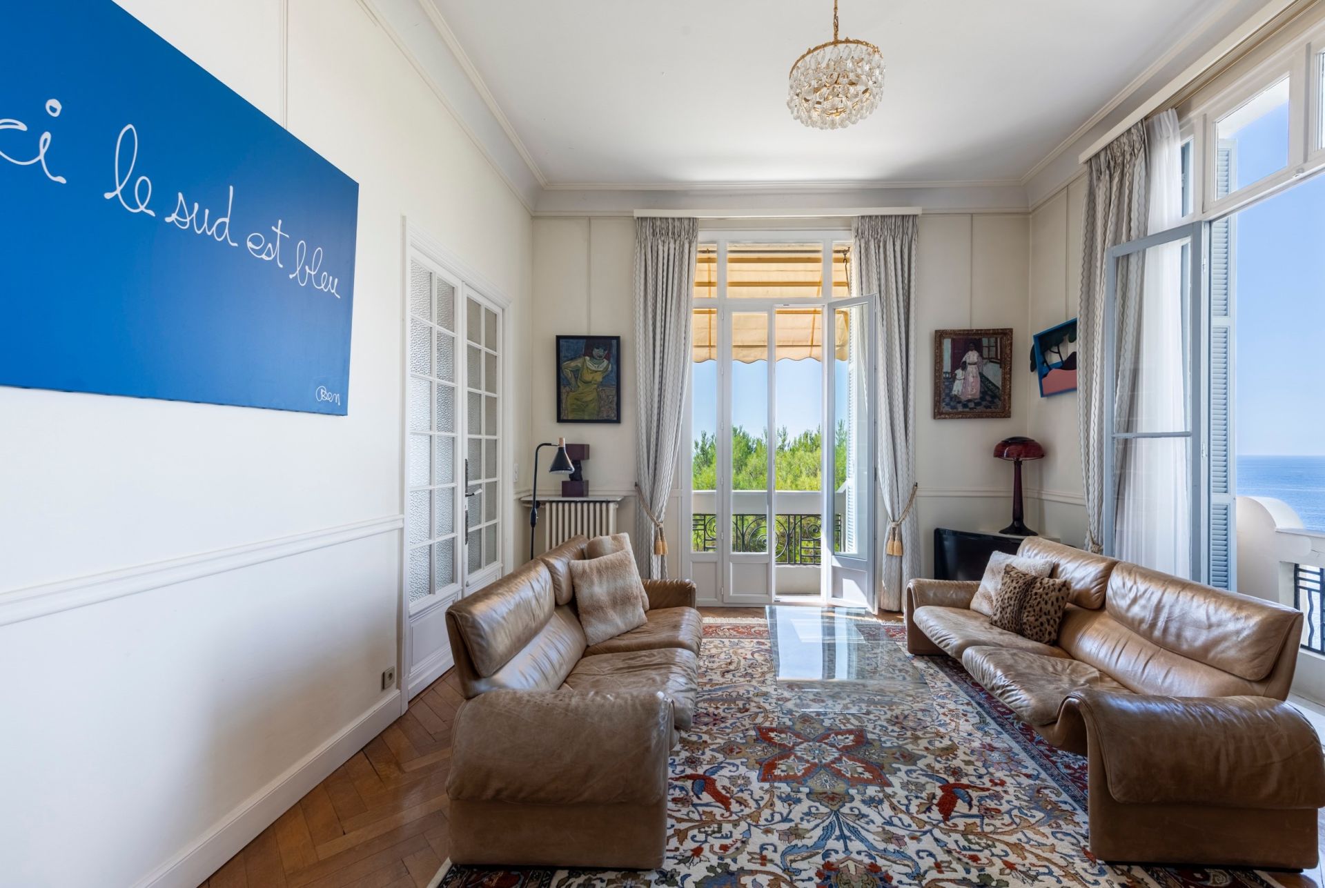 luxury villa 6 Rooms for sale on NICE (06000)