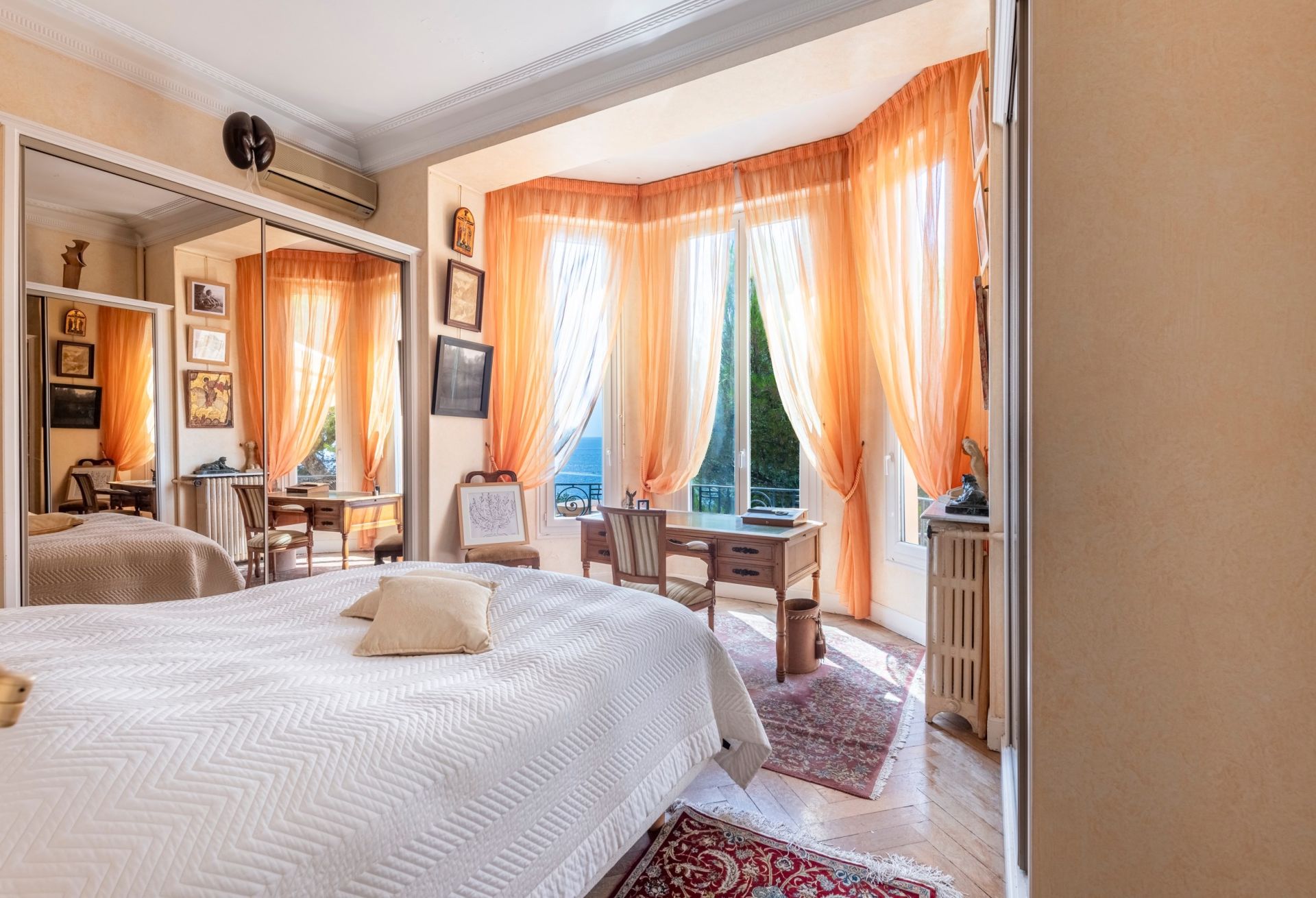 luxury villa 6 Rooms for sale on NICE (06000)