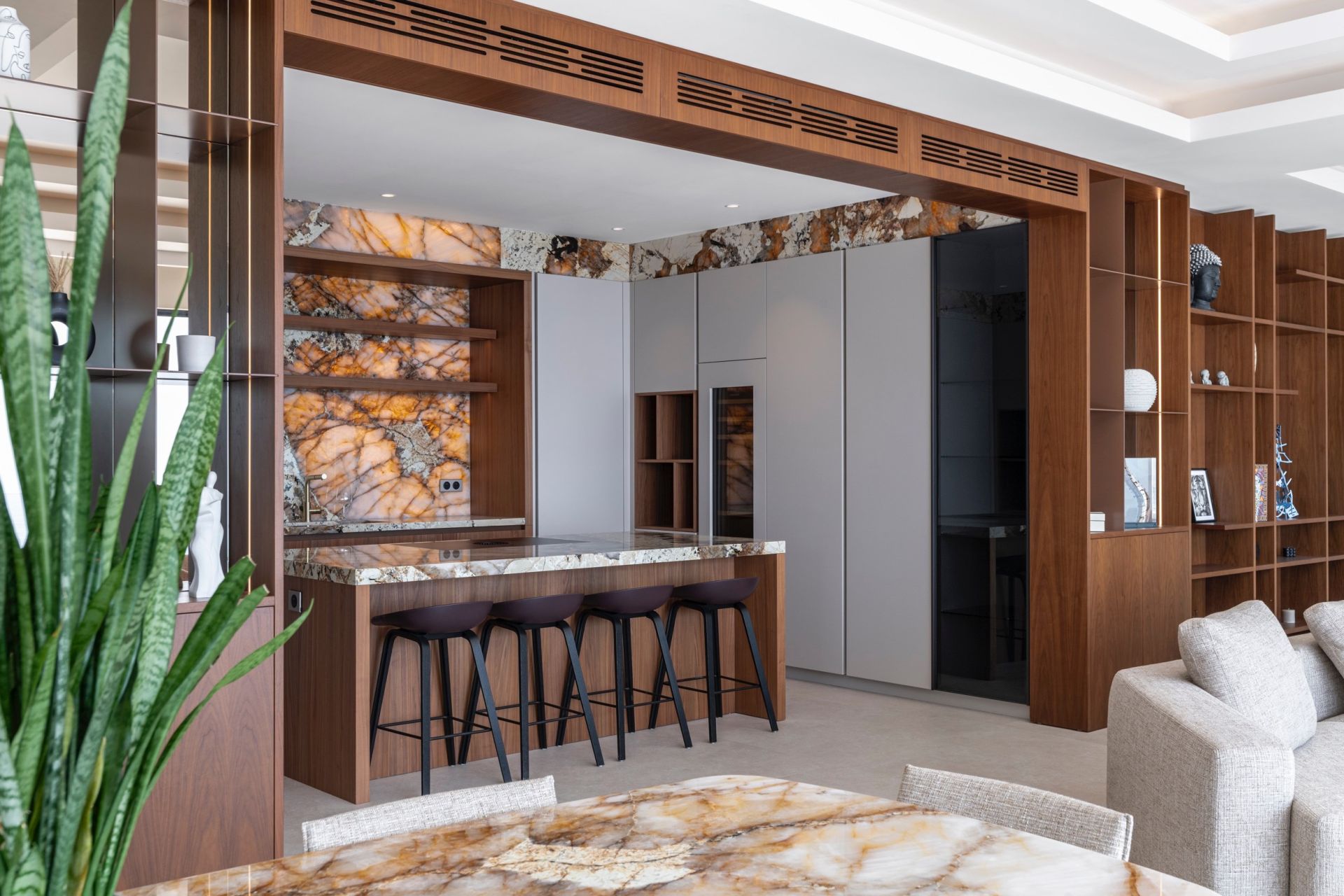 luxury villa 6 Rooms for sale on BEAUSOLEIL (06240)