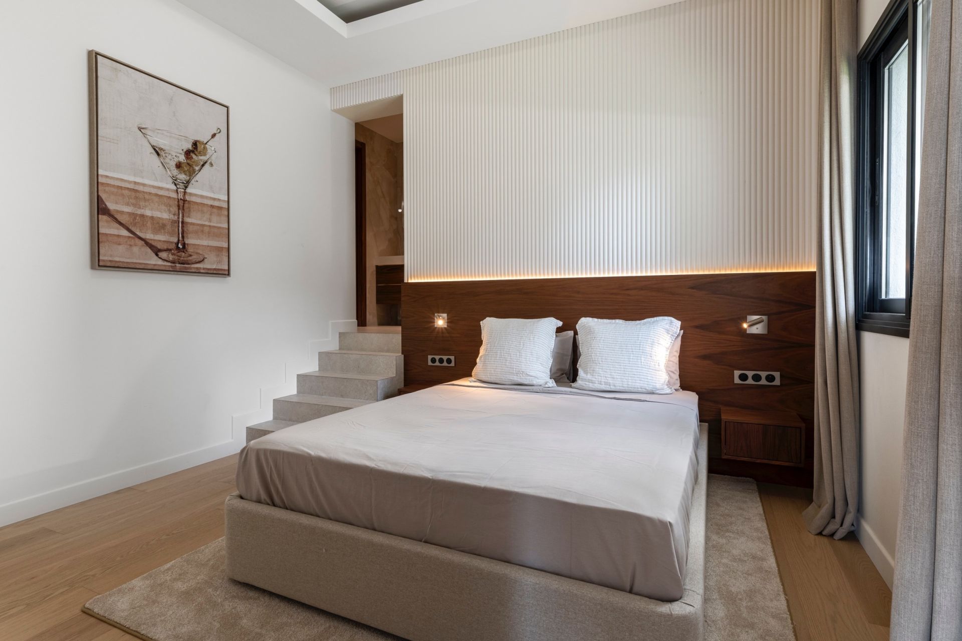 luxury villa 6 Rooms for sale on BEAUSOLEIL (06240)