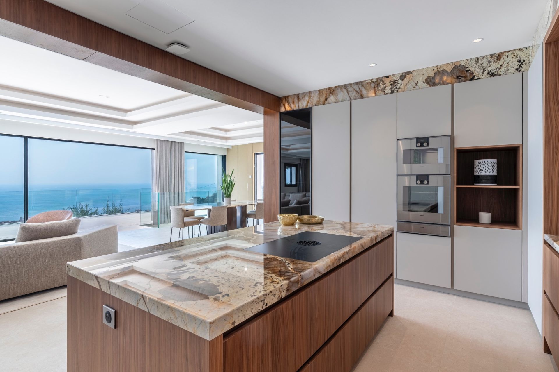 luxury villa 6 Rooms for sale on BEAUSOLEIL (06240)