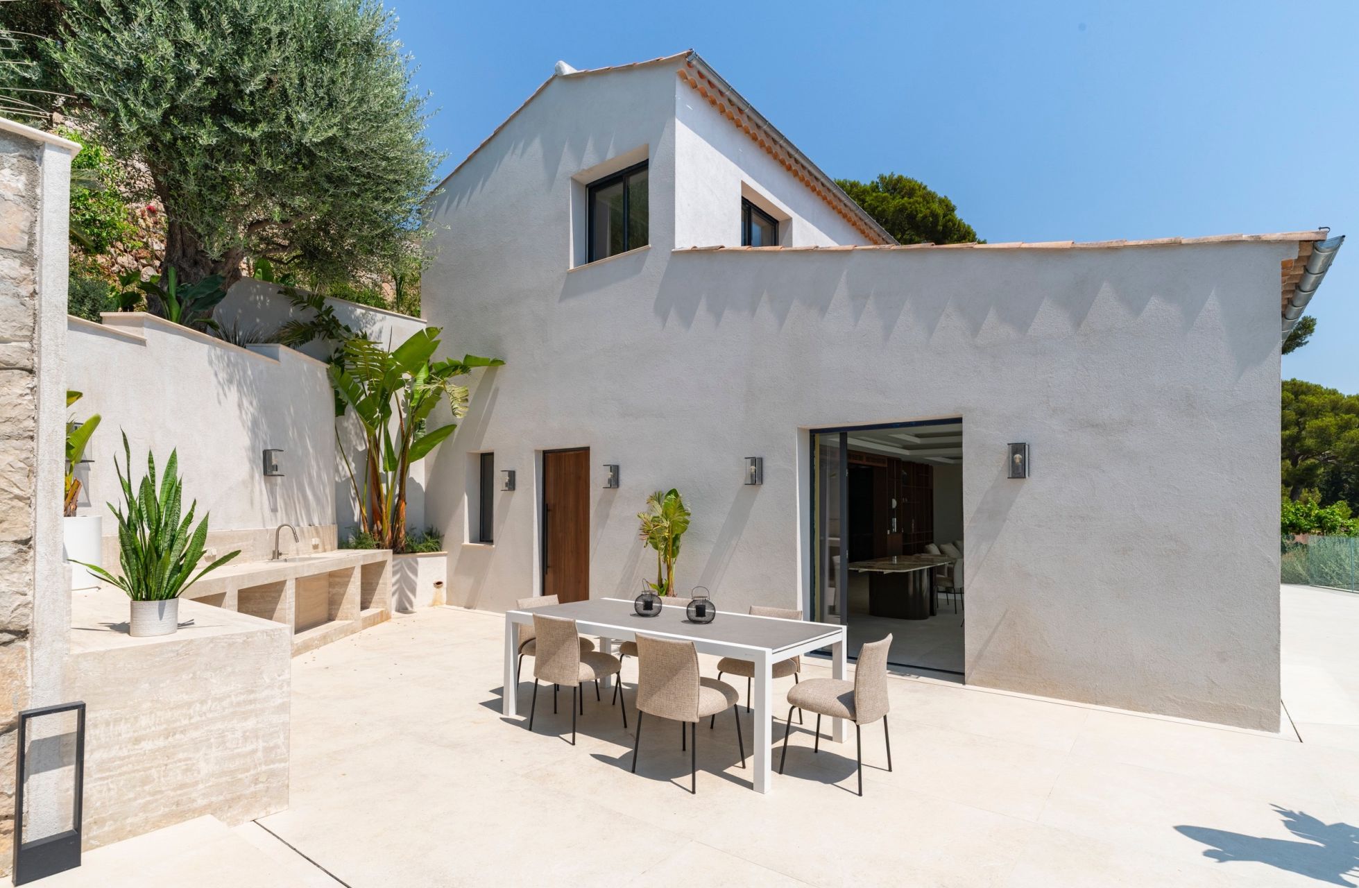 luxury villa 6 Rooms for sale on BEAUSOLEIL (06240)
