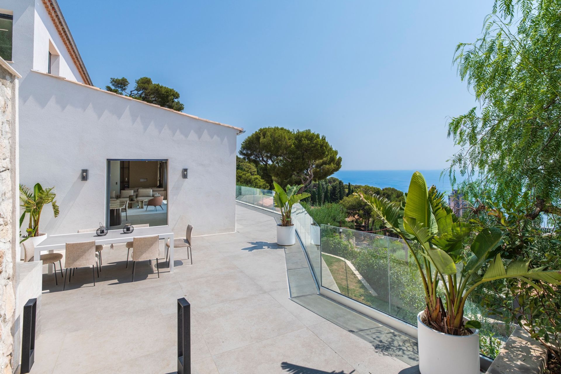 luxury villa 6 Rooms for sale on BEAUSOLEIL (06240)