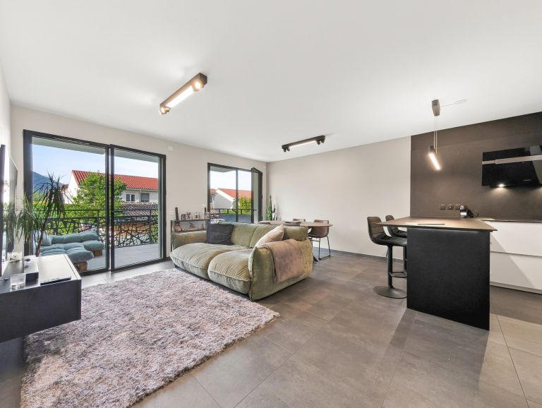 luxury apartment 3 Rooms for sale on BEAUMONT (74160)