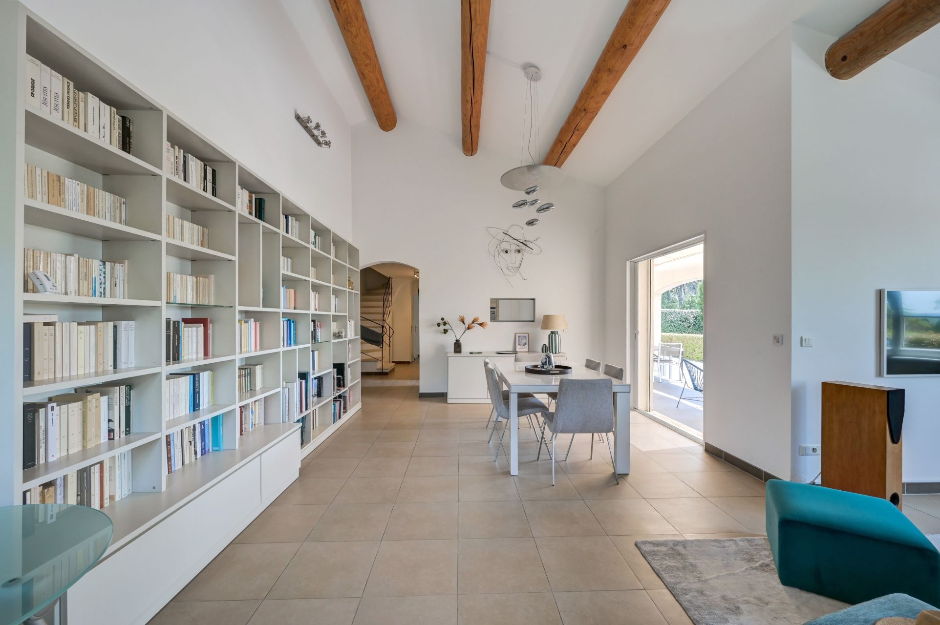 luxury house 5 Rooms for sale on EGUILLES (13510)