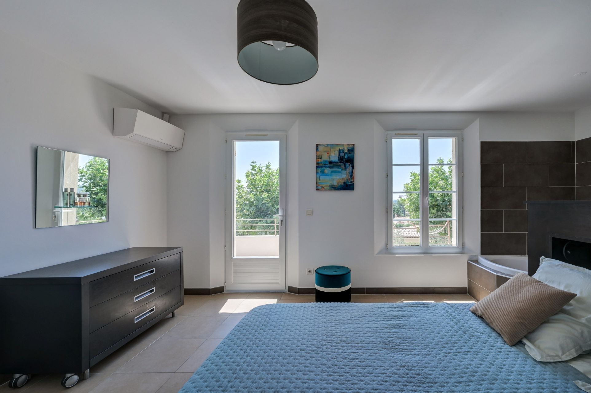 luxury house 5 Rooms for sale on EGUILLES (13510)