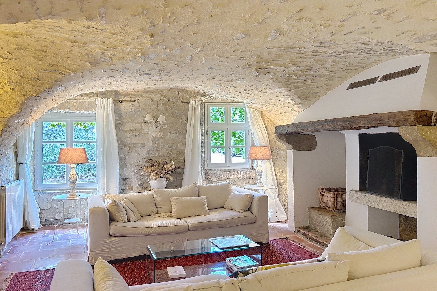 luxury house 6 Rooms for sale on LUSSAN (30580)