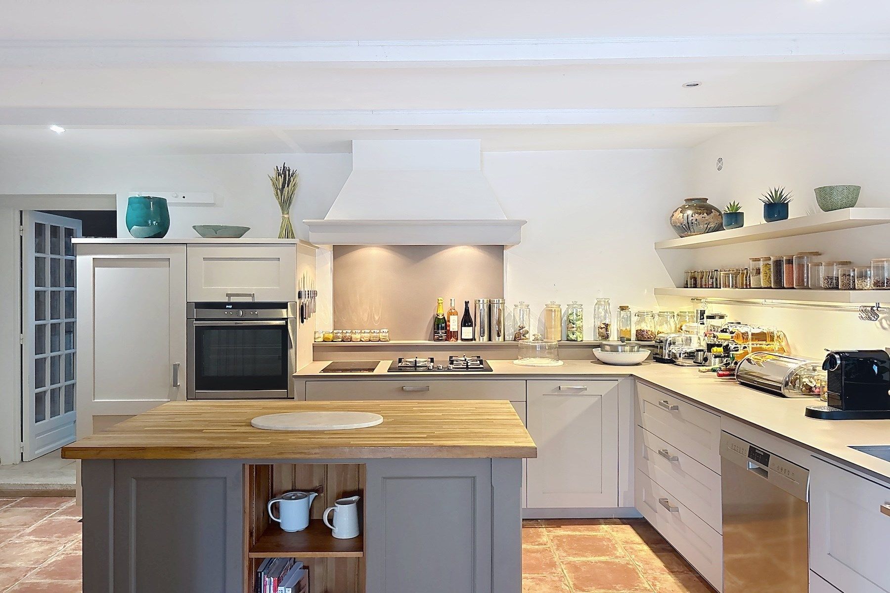luxury house 6 Rooms for sale on LUSSAN (30580)