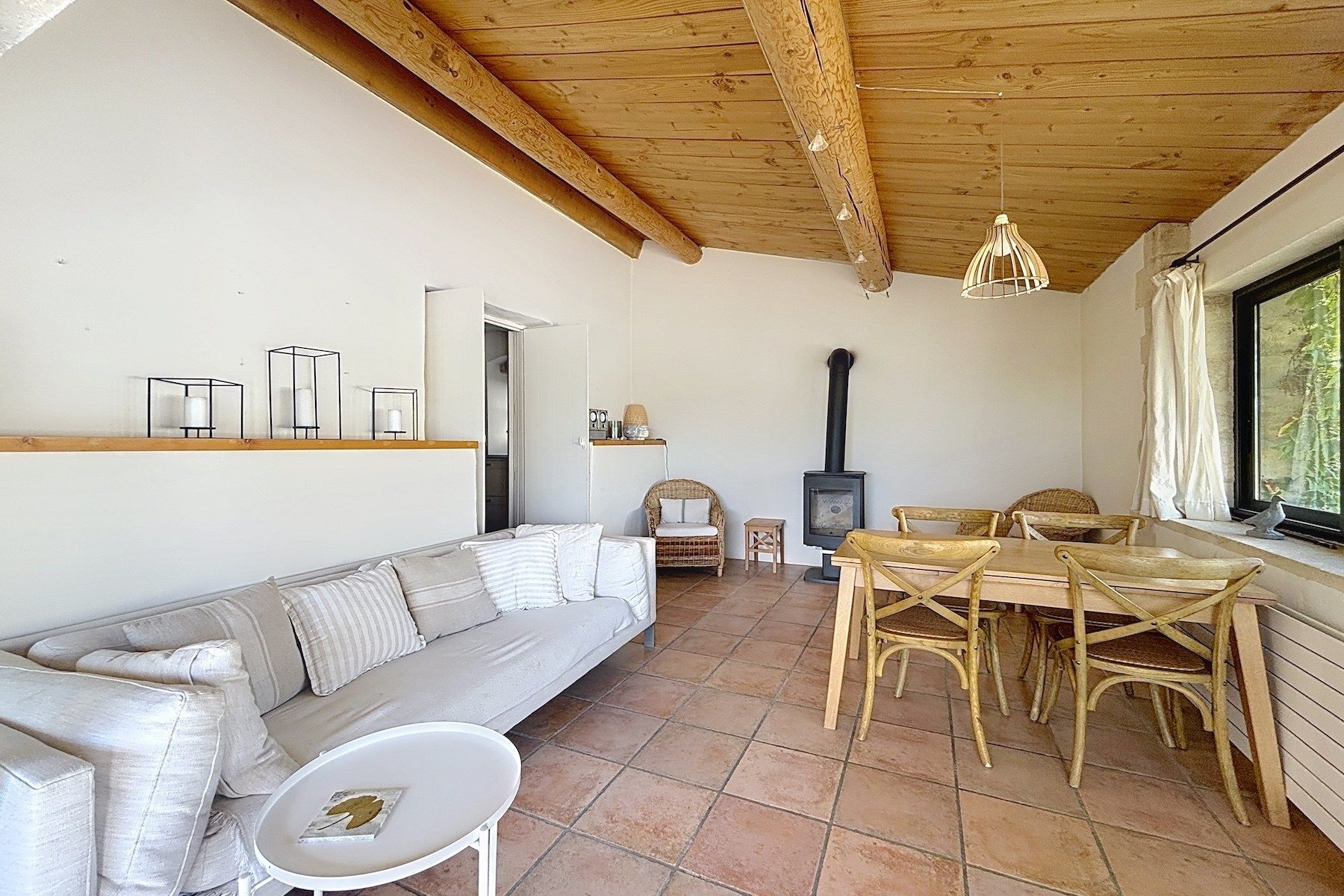 luxury house 6 Rooms for sale on LUSSAN (30580)