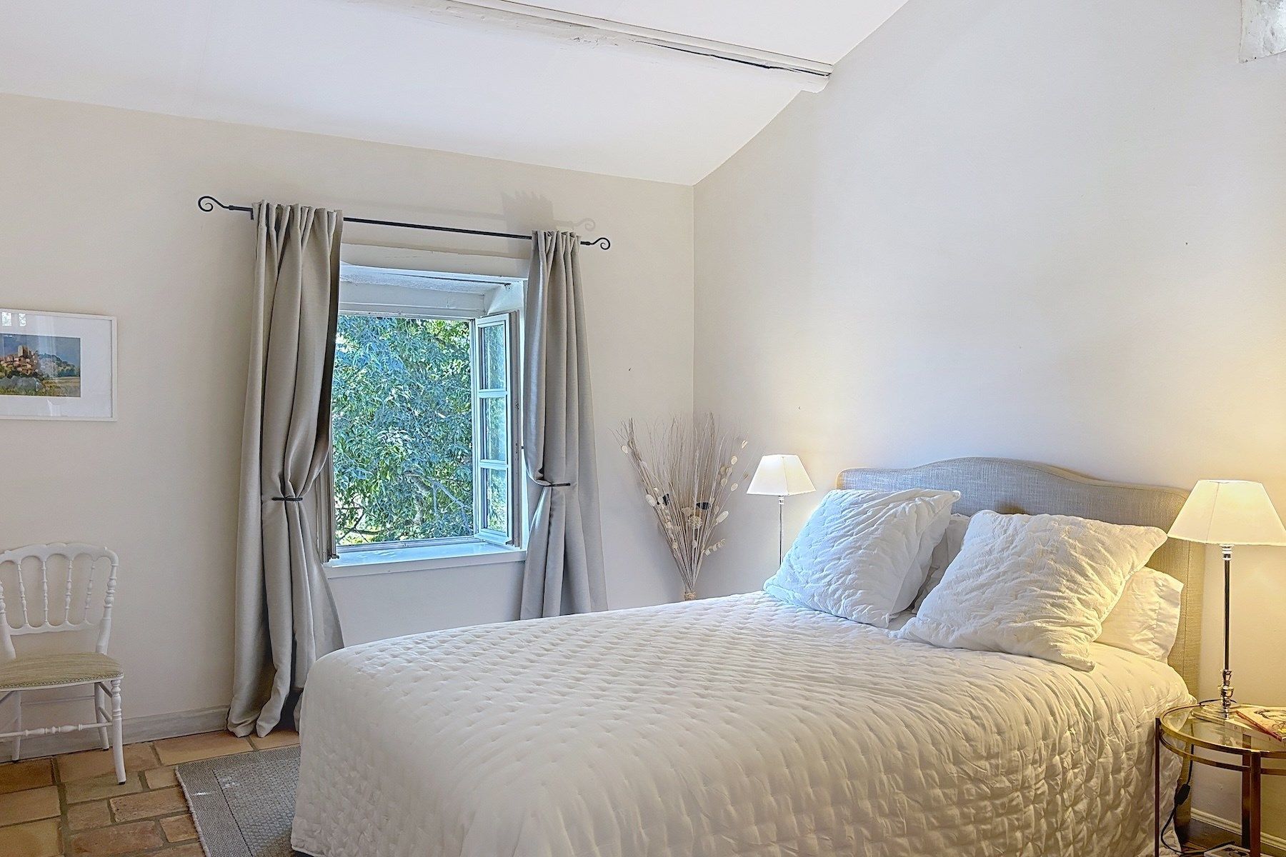 luxury house 6 Rooms for sale on LUSSAN (30580)