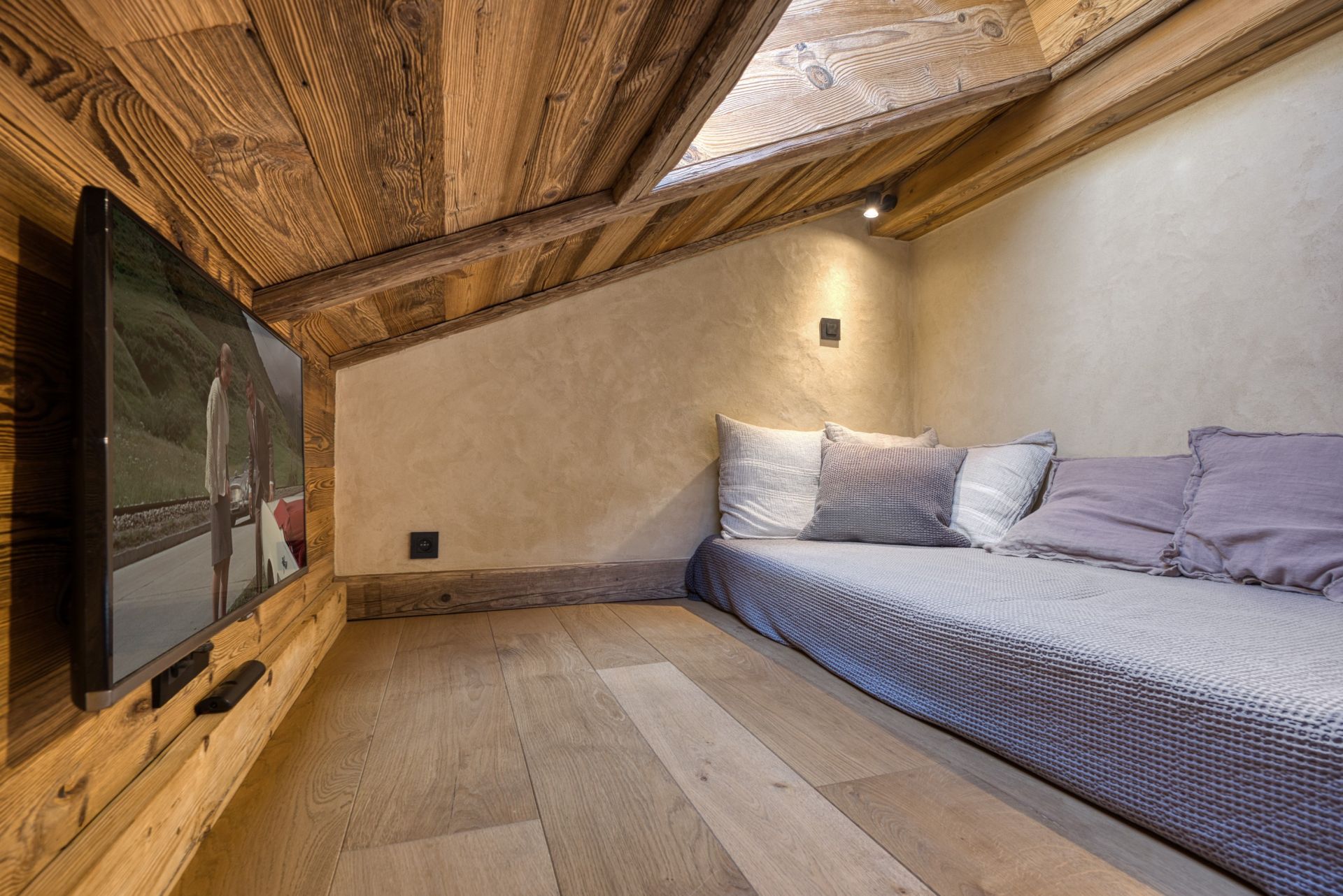 luxury apartment 4 Rooms for sale on MEGEVE (74120)