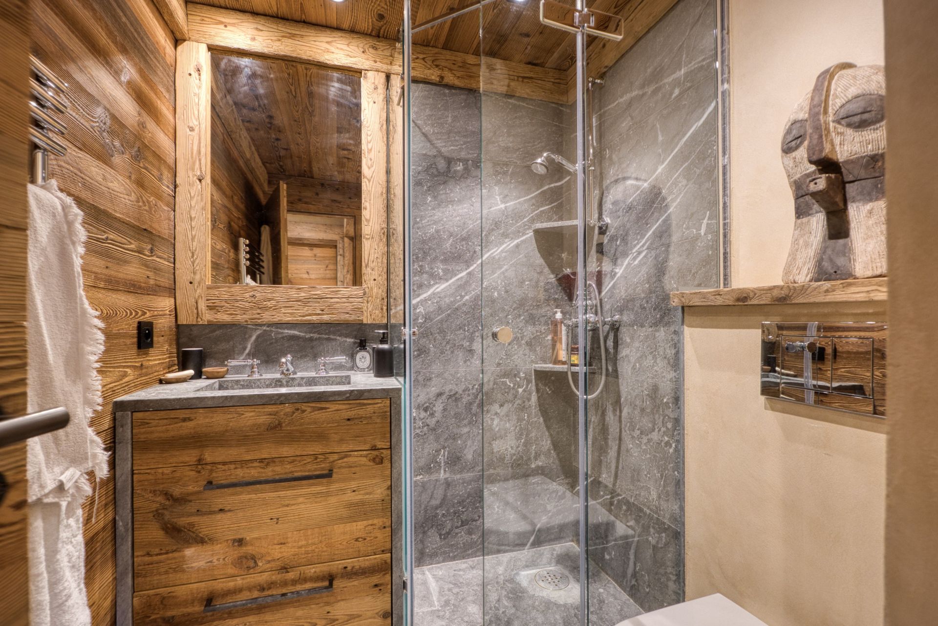 luxury apartment 4 Rooms for sale on MEGEVE (74120)