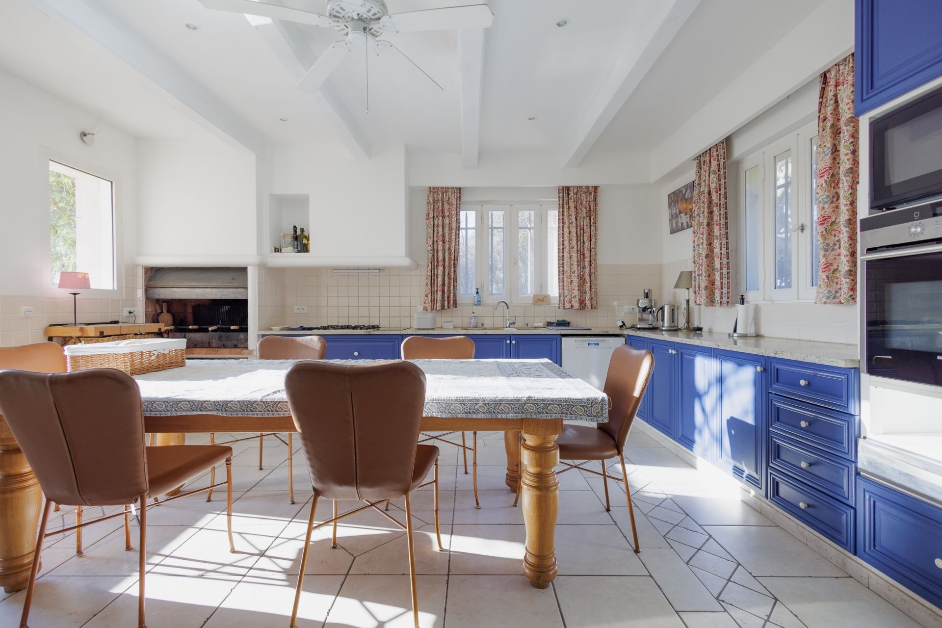luxury provencale house 11 Rooms for sale on LA COLLE SUR LOUP (06480)