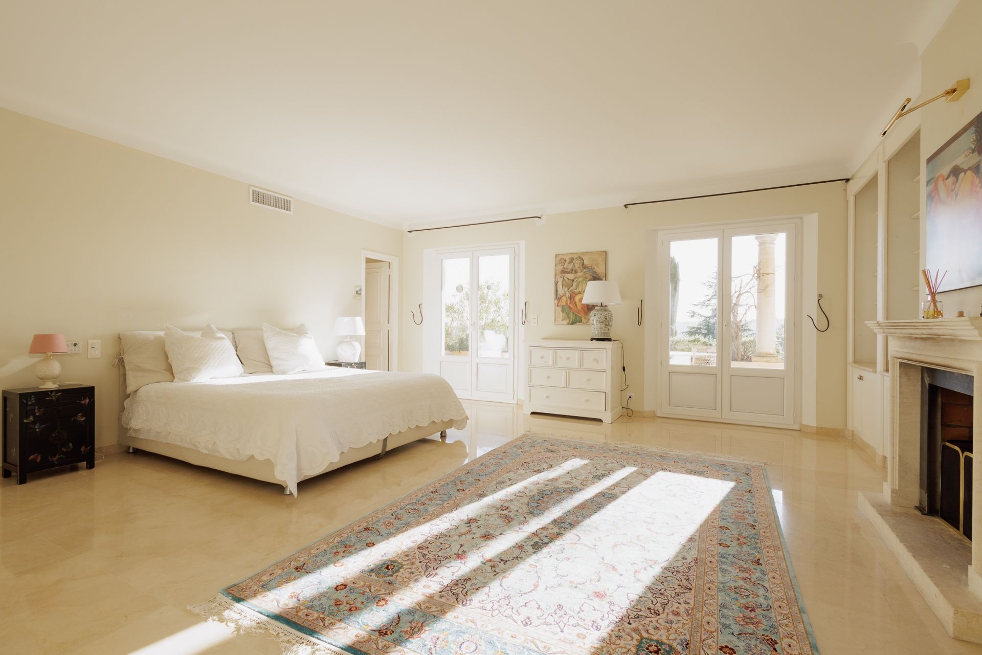luxury provencale house 11 Rooms for sale on LA COLLE SUR LOUP (06480)