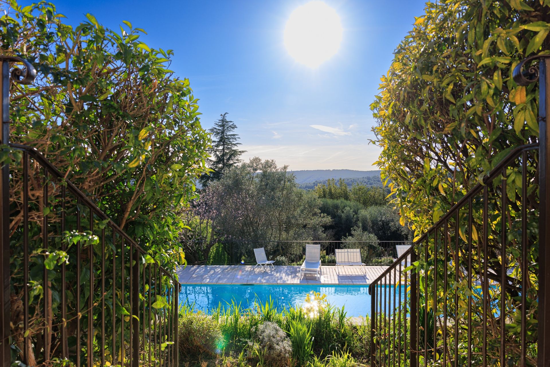 luxury provencale house 11 Rooms for sale on LA COLLE SUR LOUP (06480)
