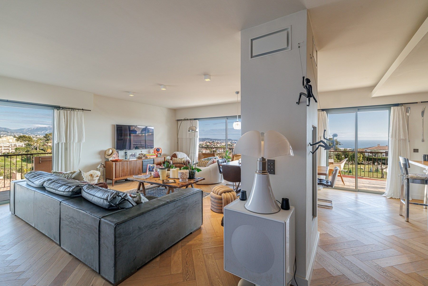 luxury apartment 5 Rooms for sale on NICE (06000)