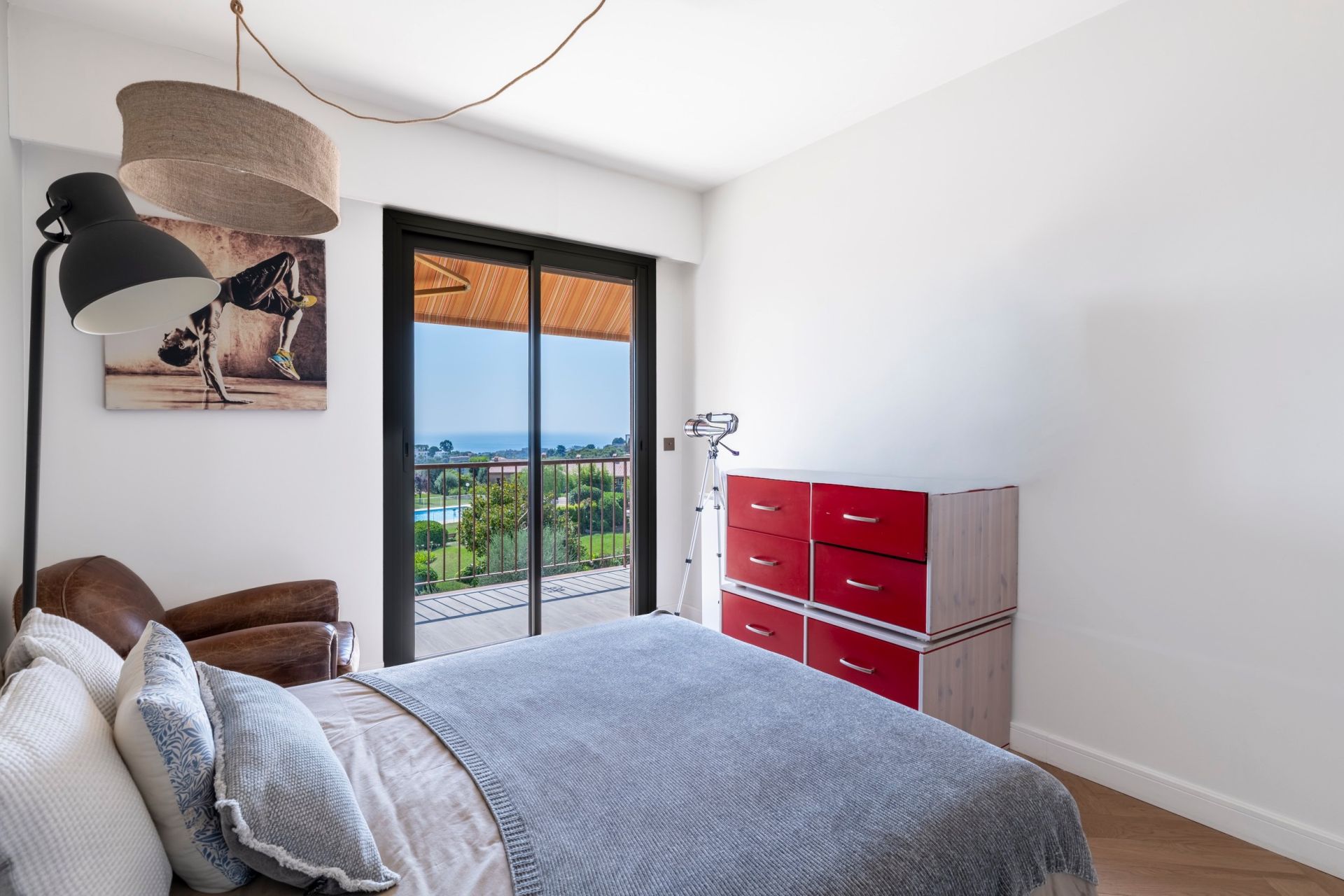 luxury apartment 5 Rooms for sale on NICE (06000)