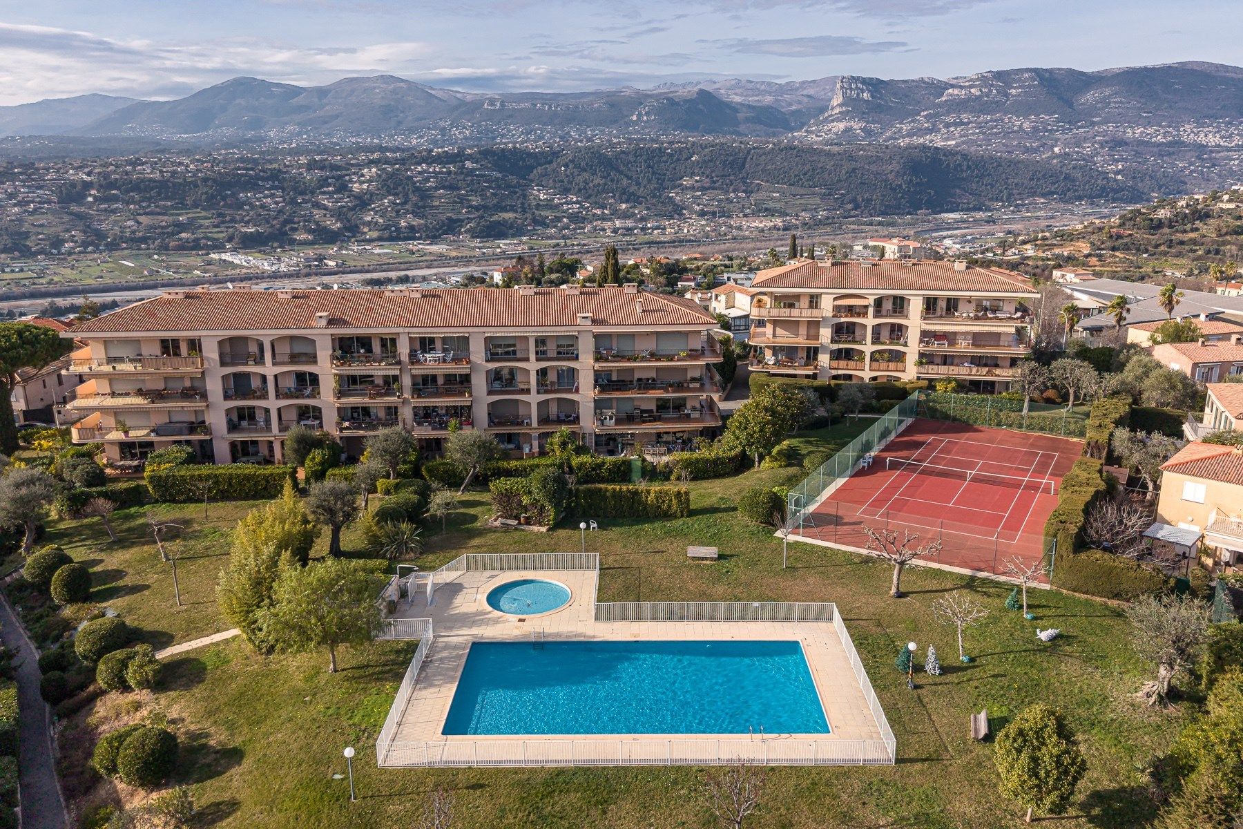 luxury apartment 5 Rooms for sale on NICE (06000)