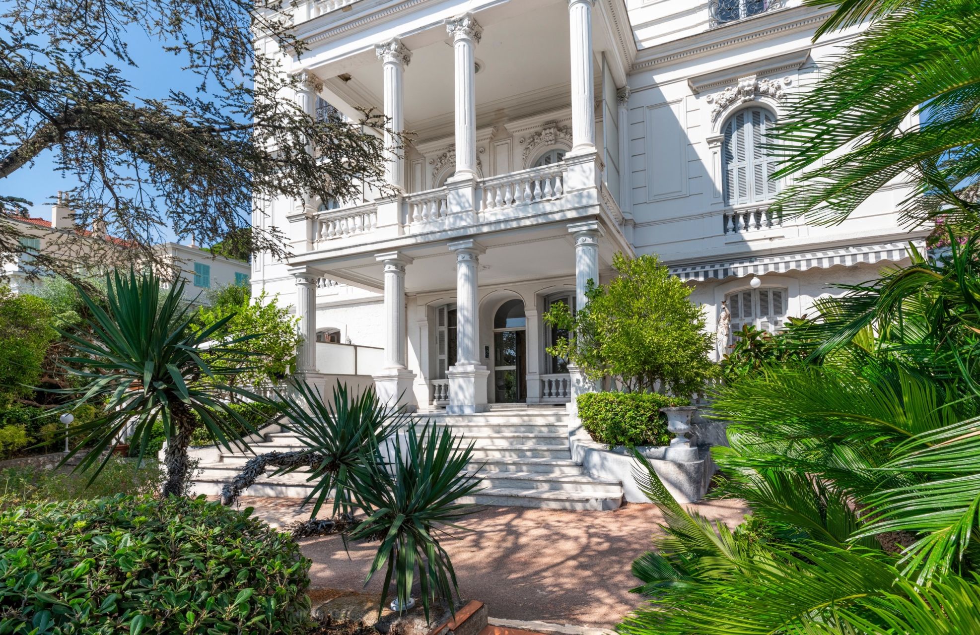 luxury apartment 3 Rooms for sale on NICE (06000)
