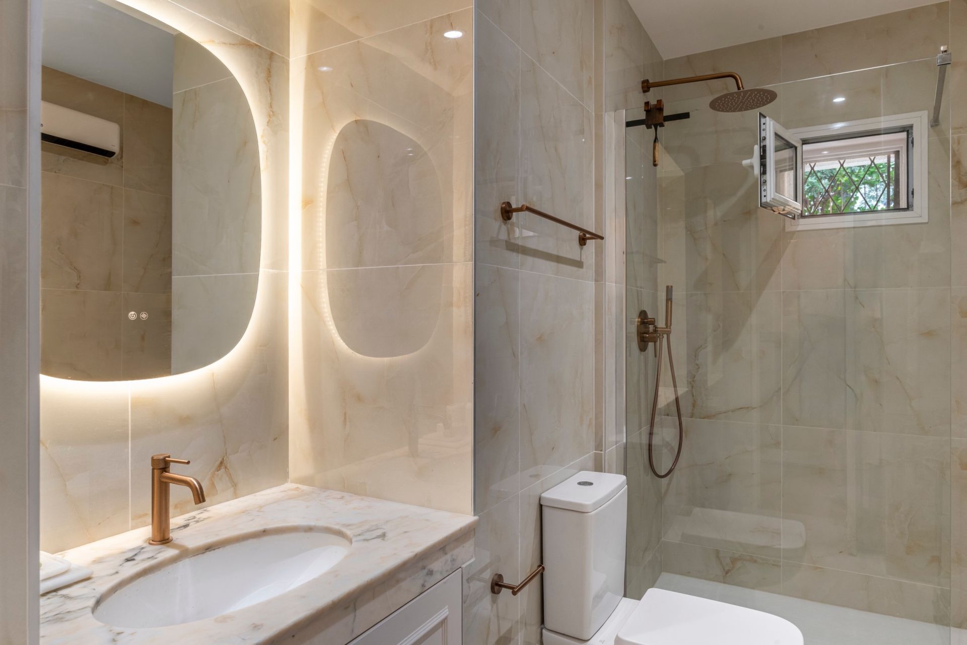 luxury apartment 3 Rooms for sale on NICE (06000)