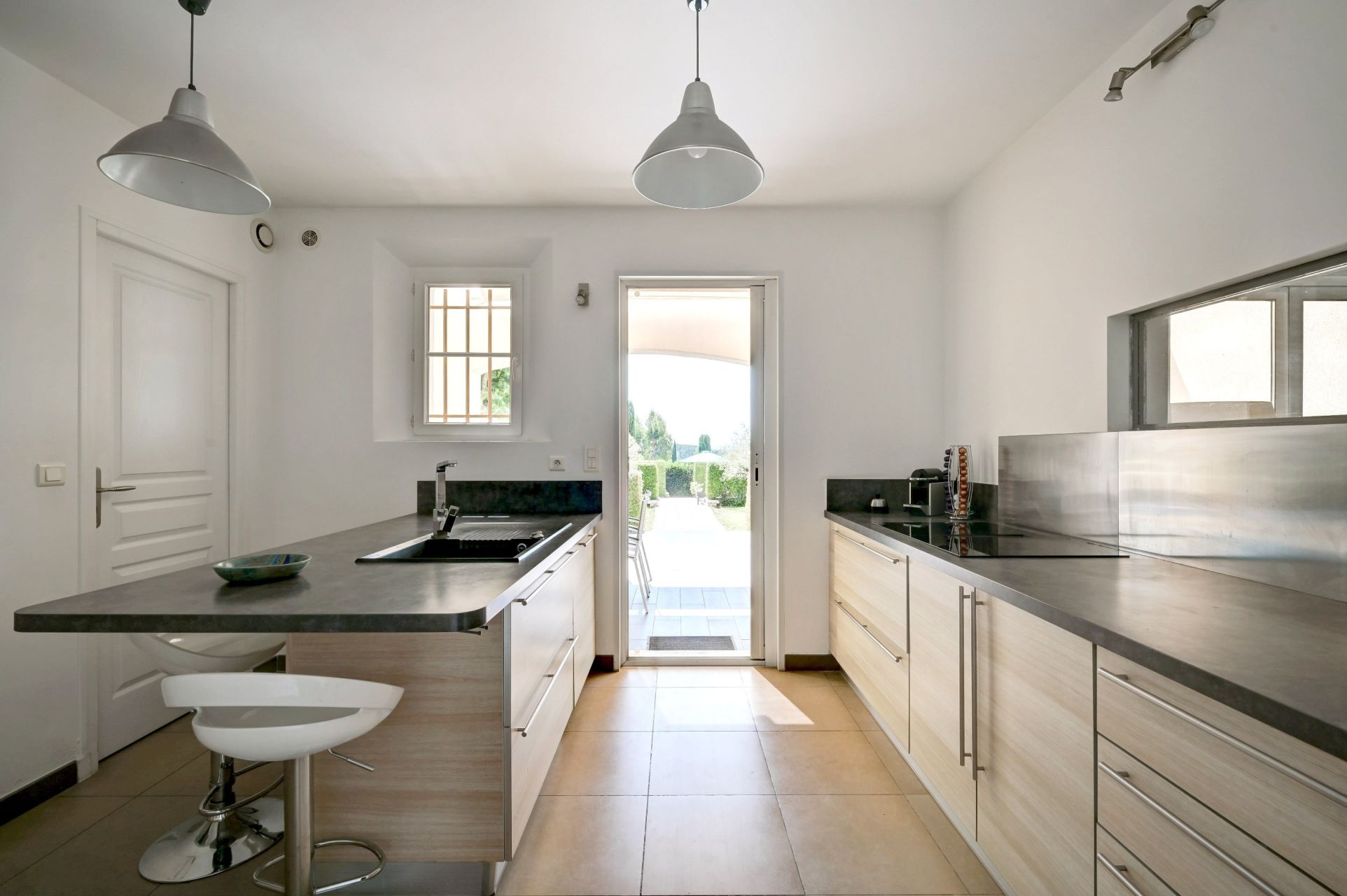 luxury house 5 Rooms for sale on AIX EN PROVENCE (13100)