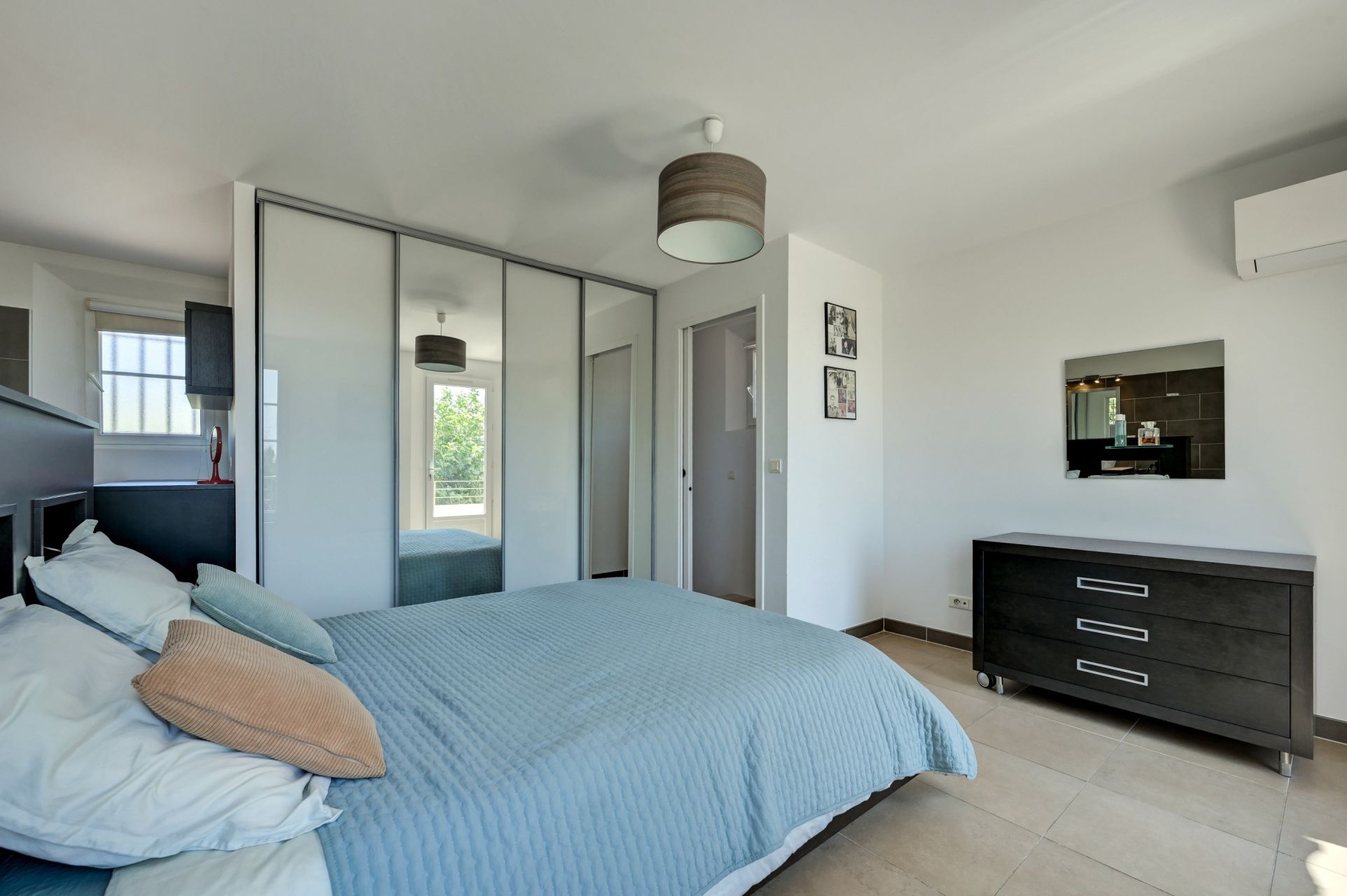 luxury house 5 Rooms for sale on AIX EN PROVENCE (13100)