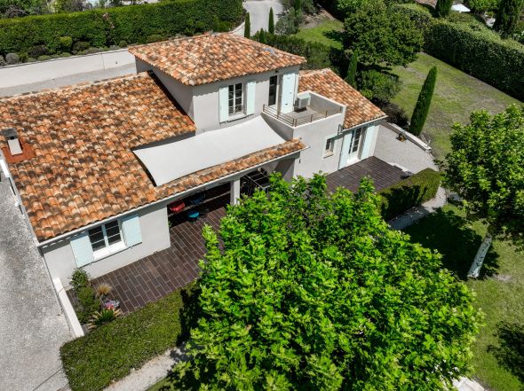 Sale Luxury house Aix-en-Provence 5&nbsp;Rooms 155&nbsp;m²