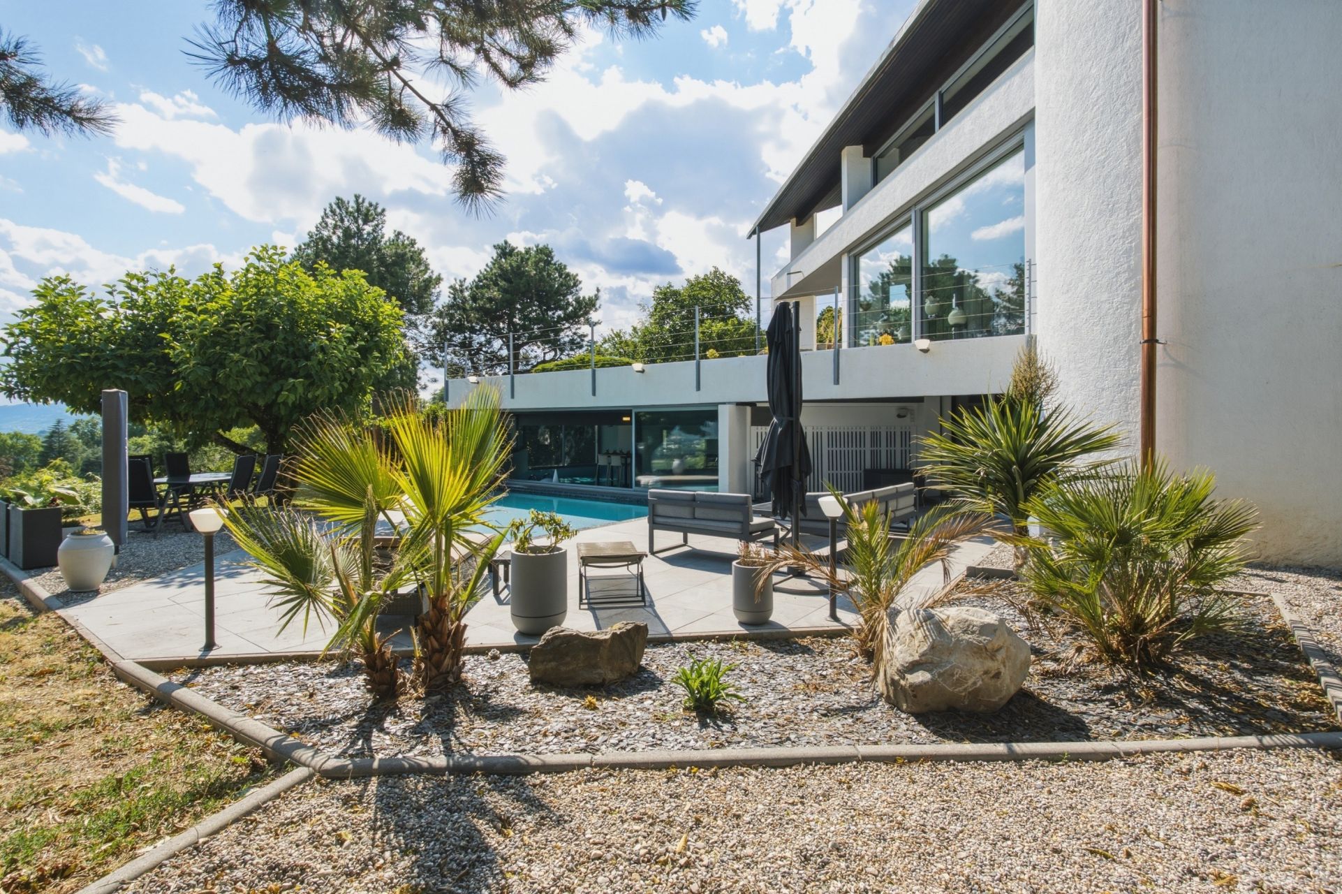 luxury house 10 Rooms for sale on ST JEAN DE MOIRANS (38430)