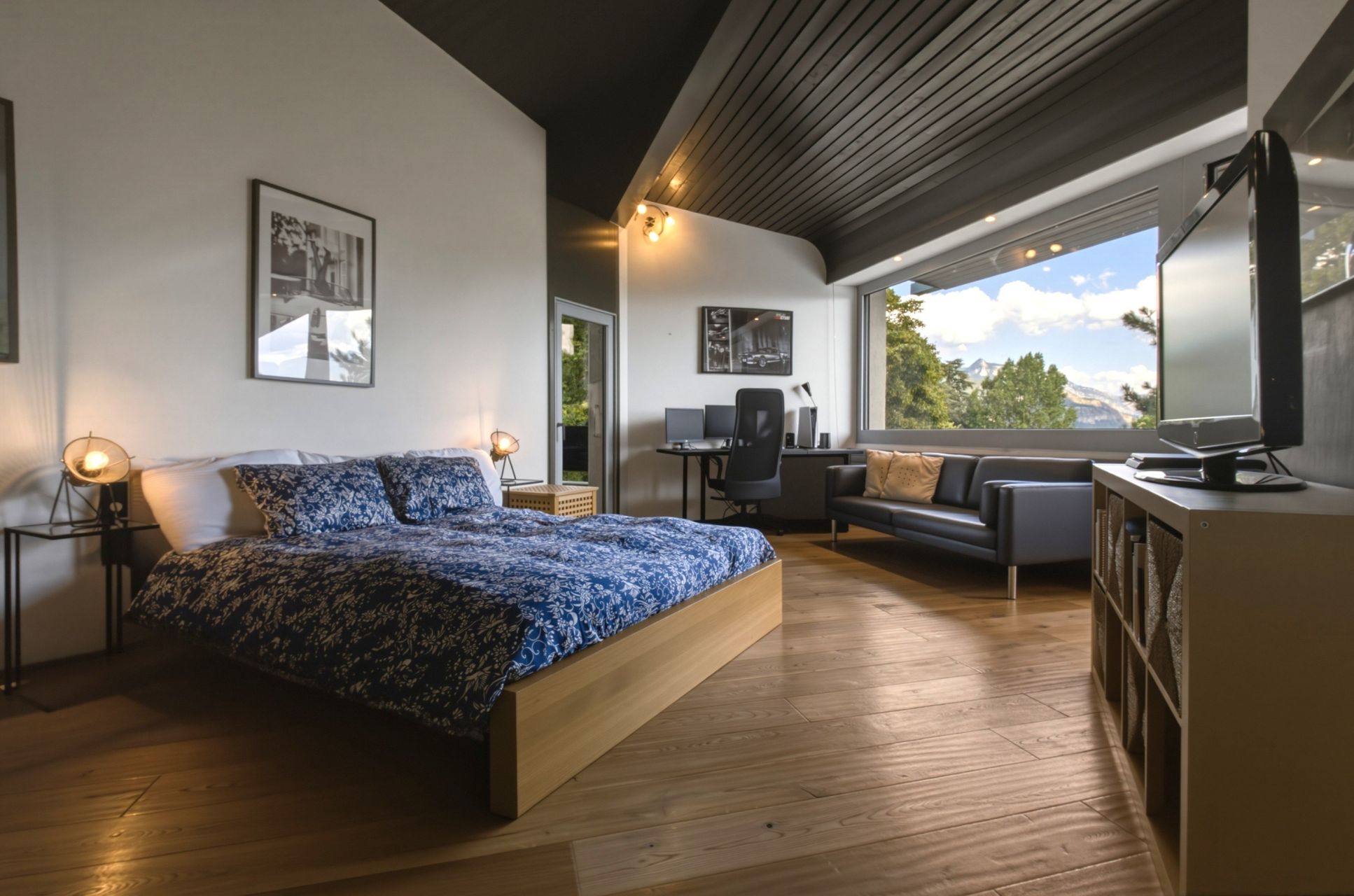 luxury house 10 Rooms for sale on ST JEAN DE MOIRANS (38430)