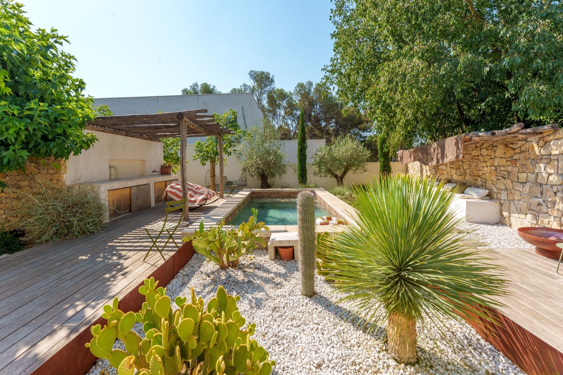luxury house 6 Rooms for sale on CASTELNAU LE LEZ (34170)