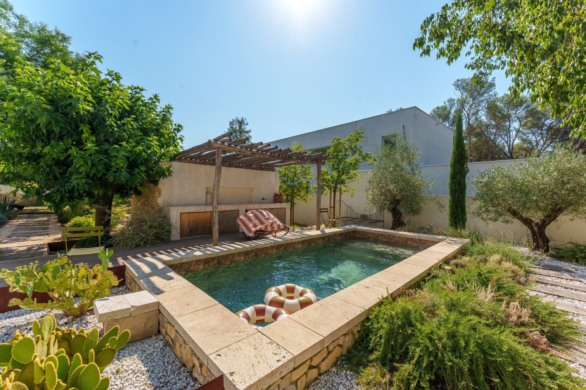 luxury house 6 Rooms for sale on CASTELNAU LE LEZ (34170)