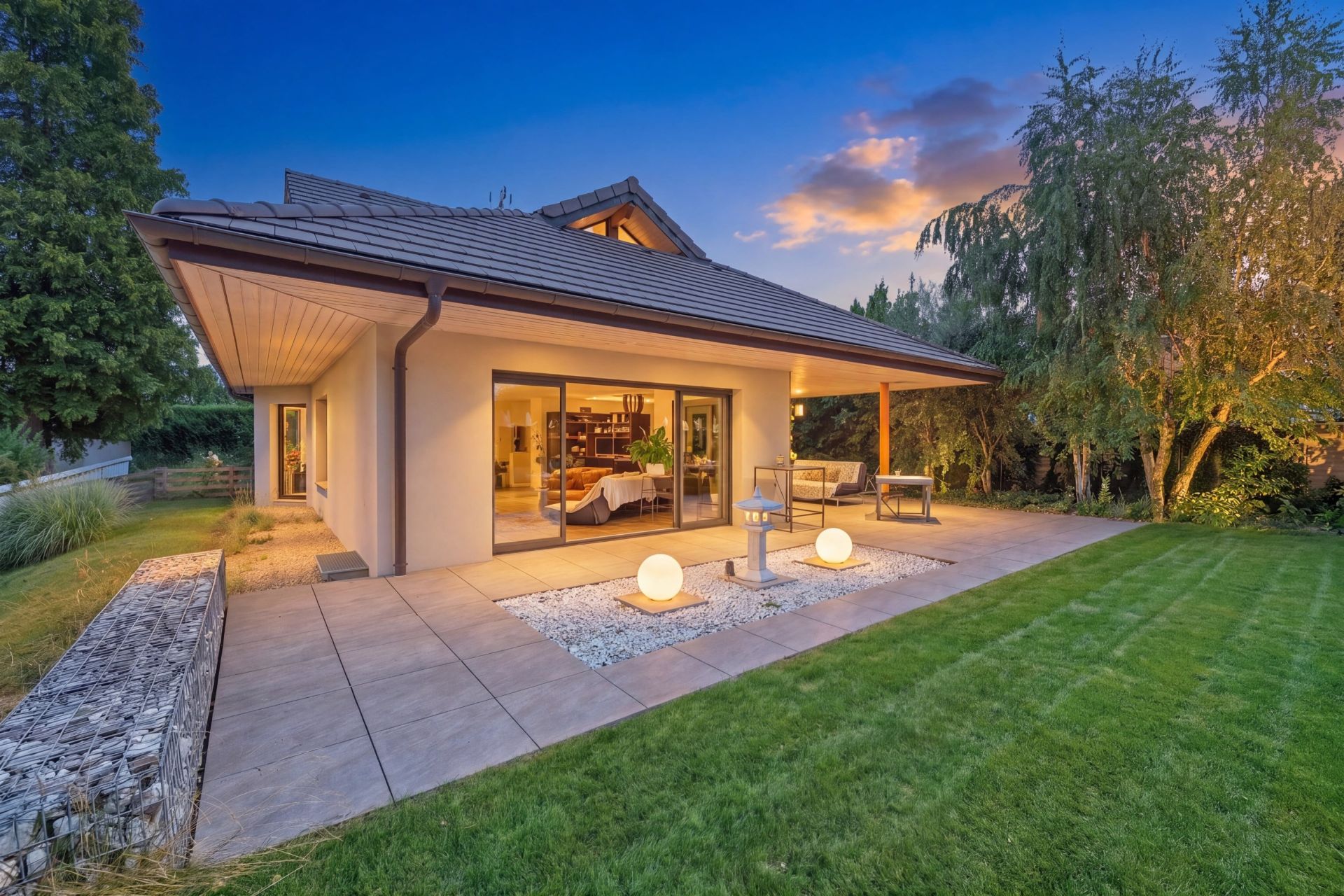 luxury house 5 Rooms for sale on MAXILLY SUR LEMAN (74500)
