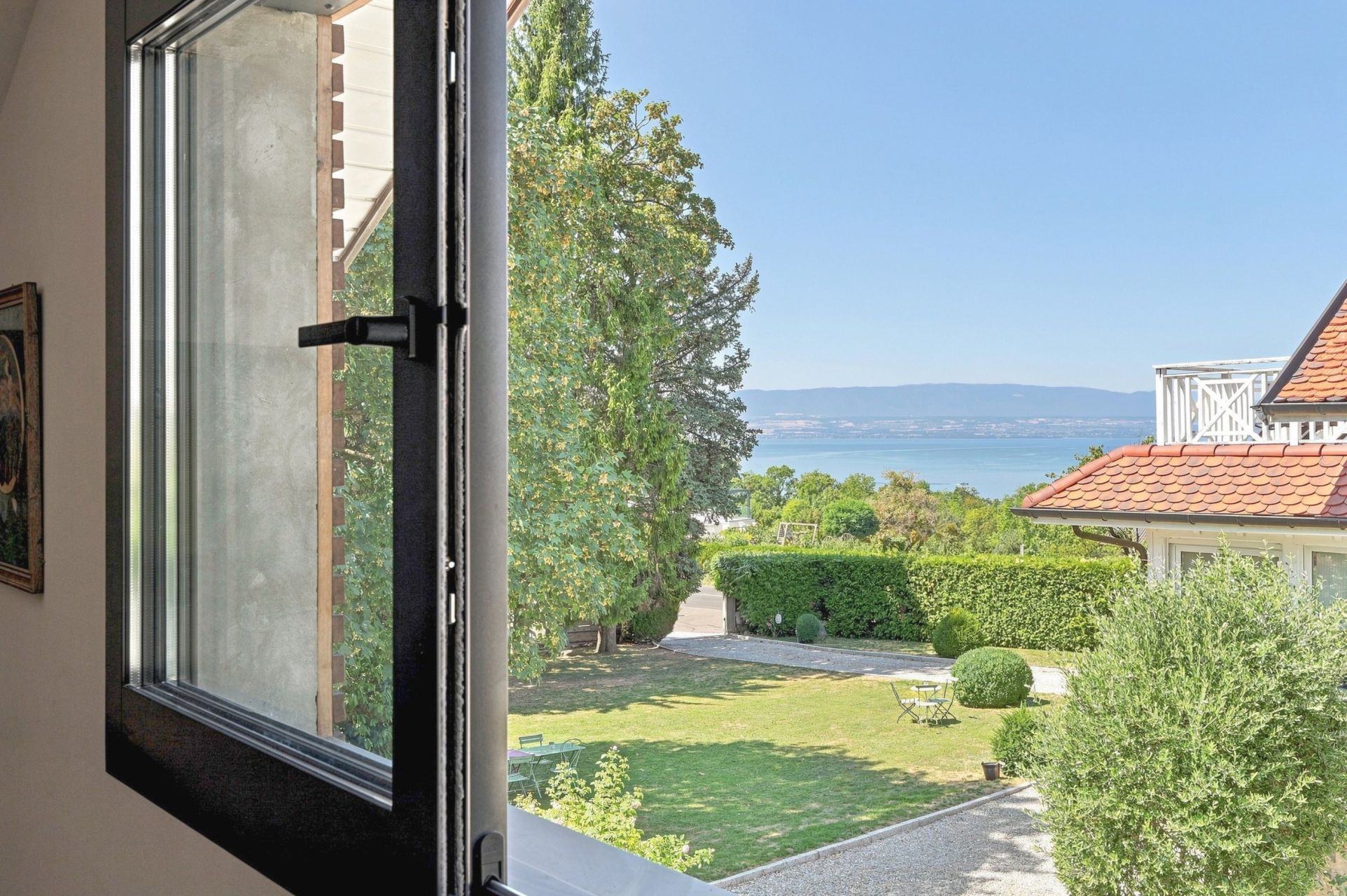 luxury house 5 Rooms for sale on MAXILLY SUR LEMAN (74500)