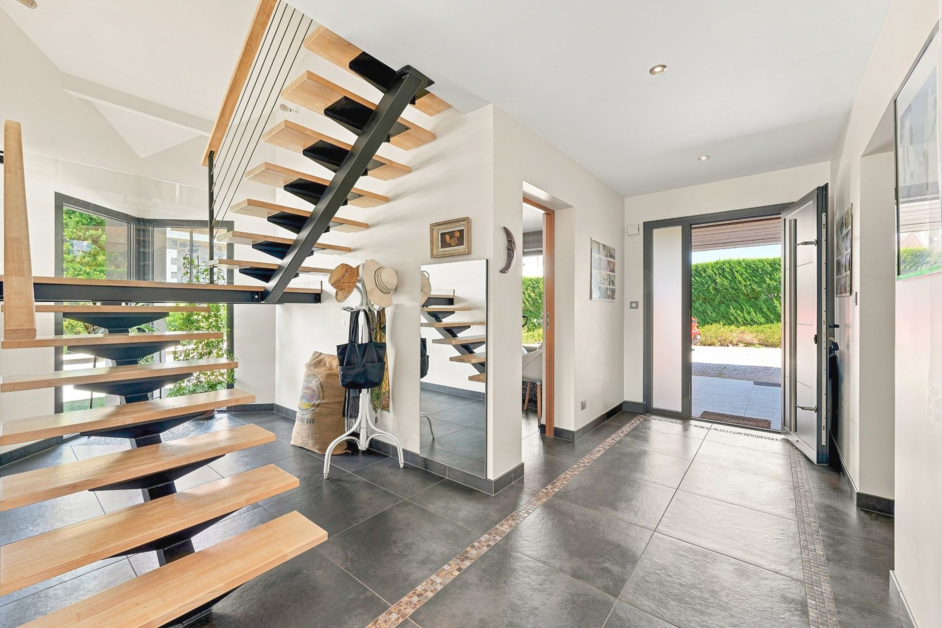 luxury house 5 Rooms for sale on MAXILLY SUR LEMAN (74500)