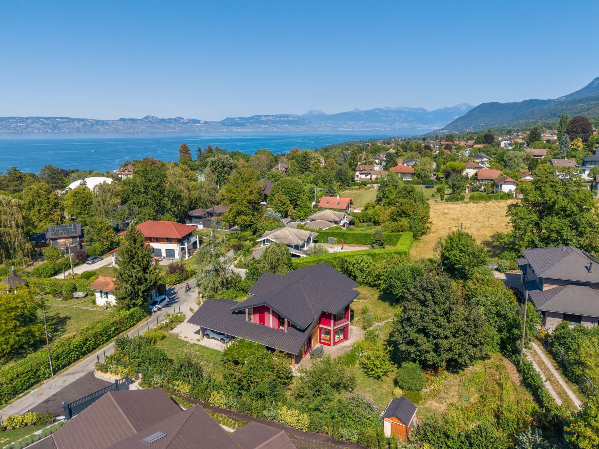 luxury house 8 Rooms for sale on EVIAN LES BAINS (74500)