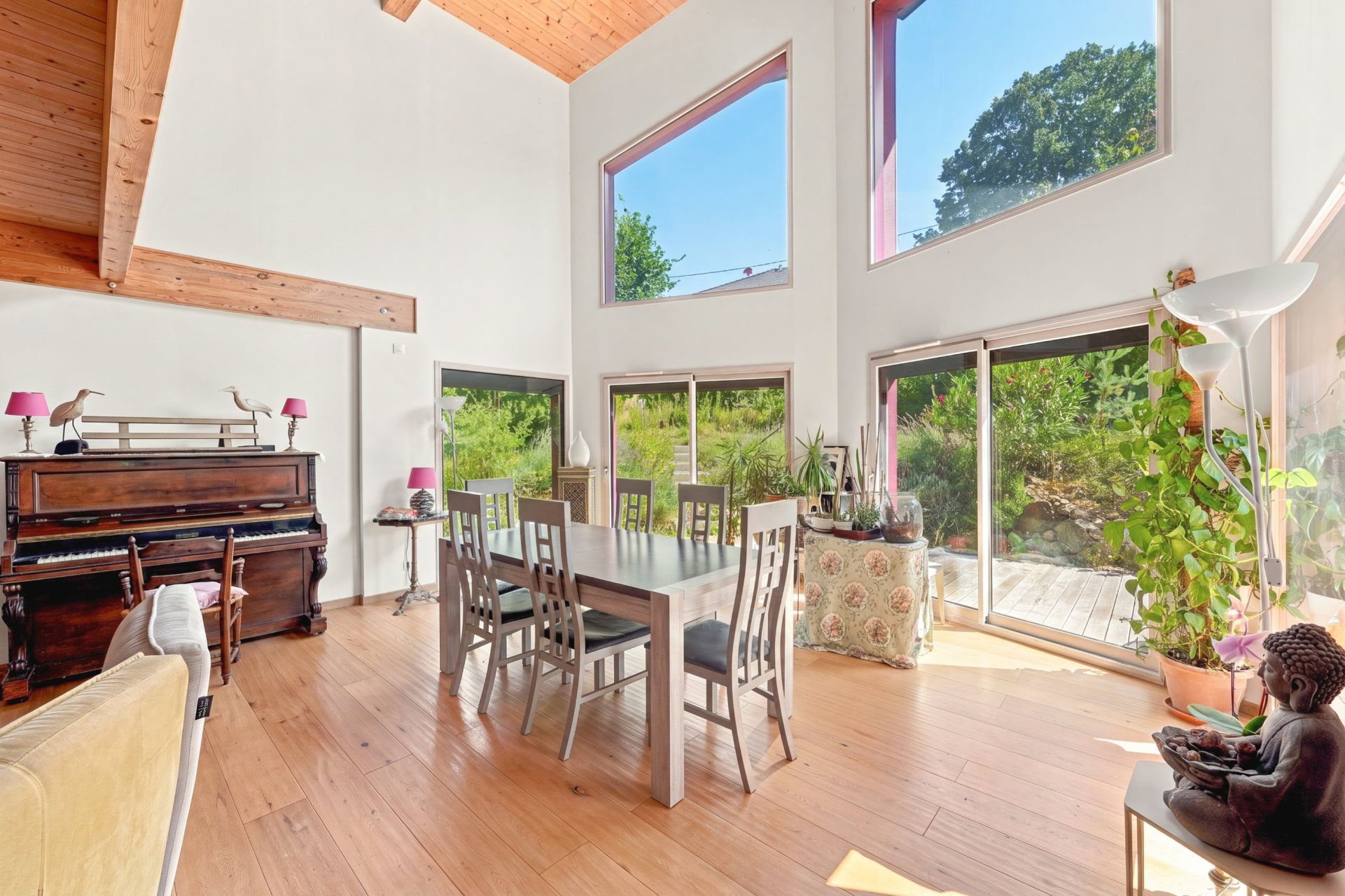 luxury house 8 Rooms for sale on EVIAN LES BAINS (74500)