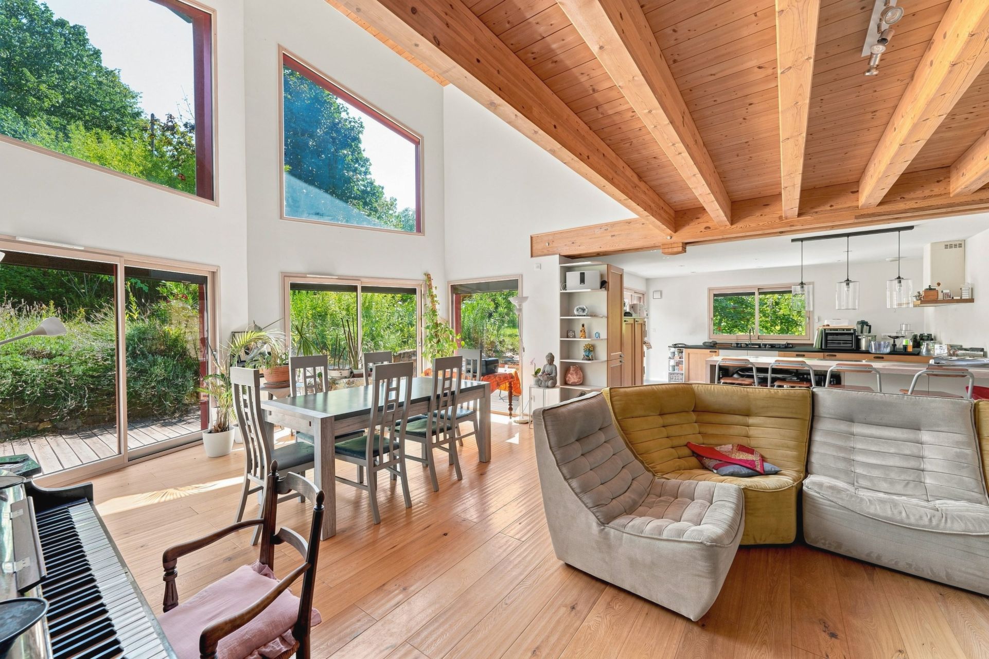 luxury house 8 Rooms for sale on EVIAN LES BAINS (74500)