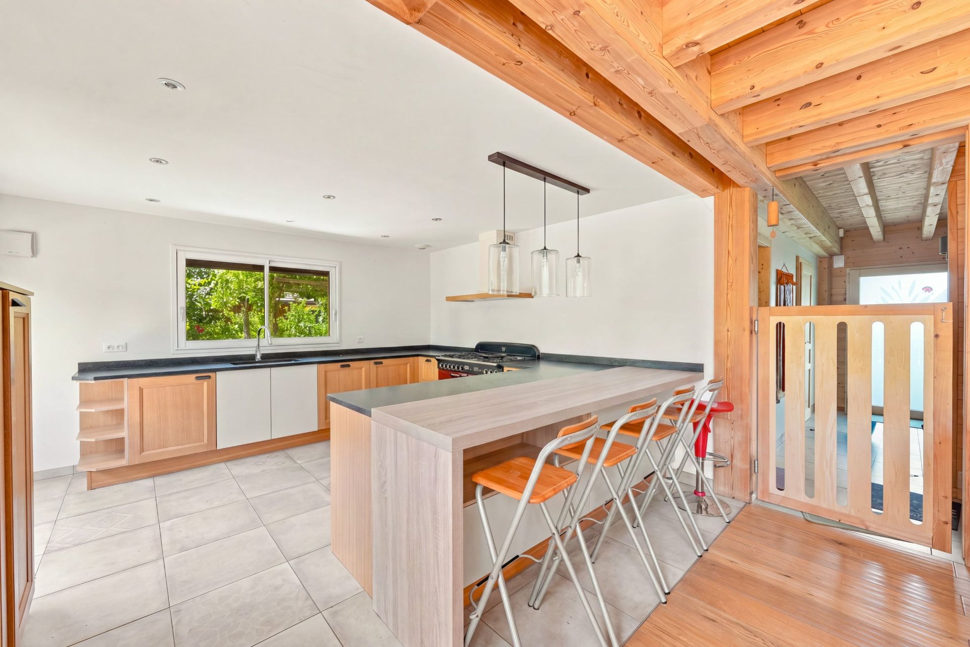 luxury house 8 Rooms for sale on EVIAN LES BAINS (74500)