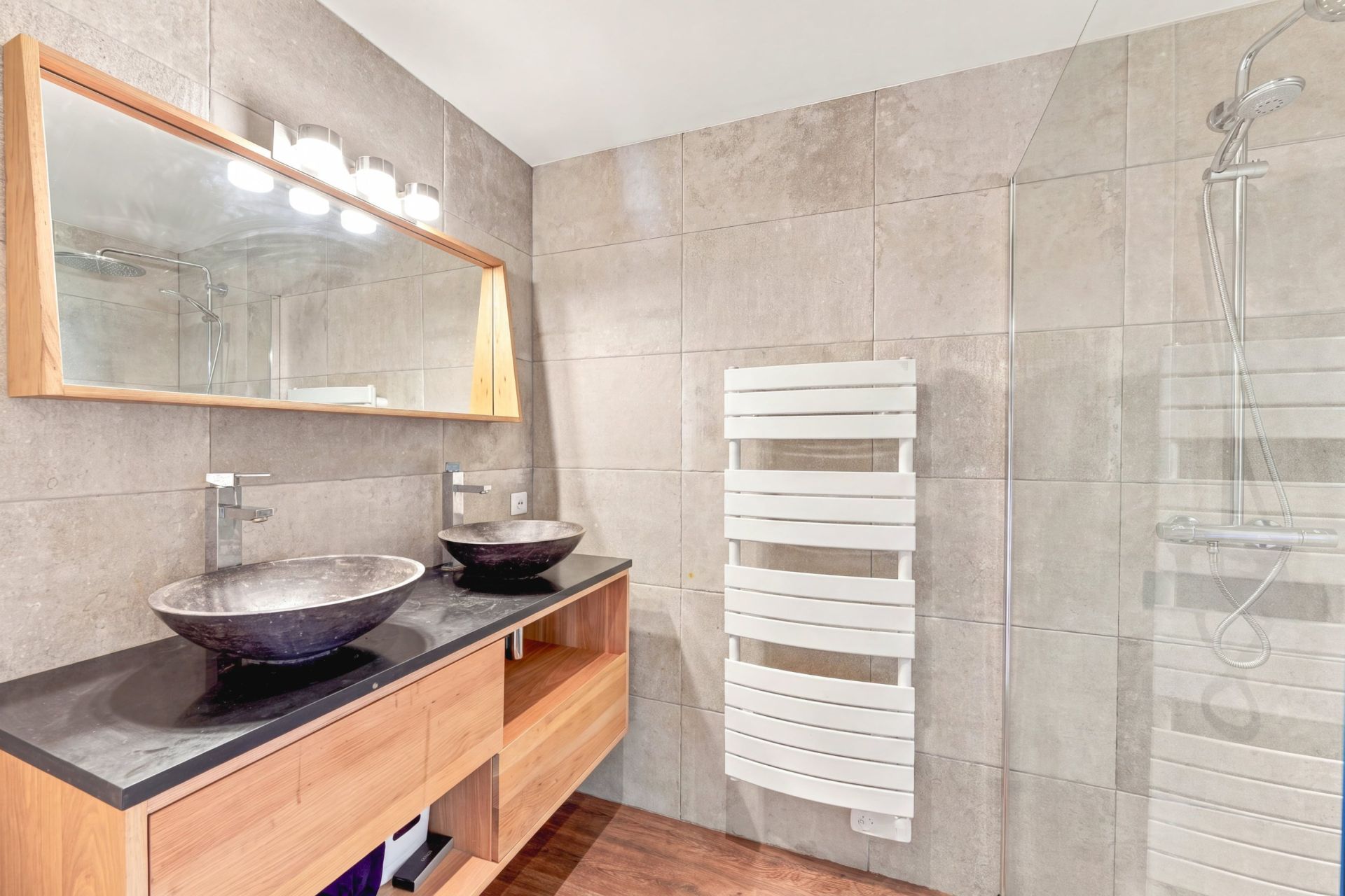 luxury house 8 Rooms for sale on EVIAN LES BAINS (74500)
