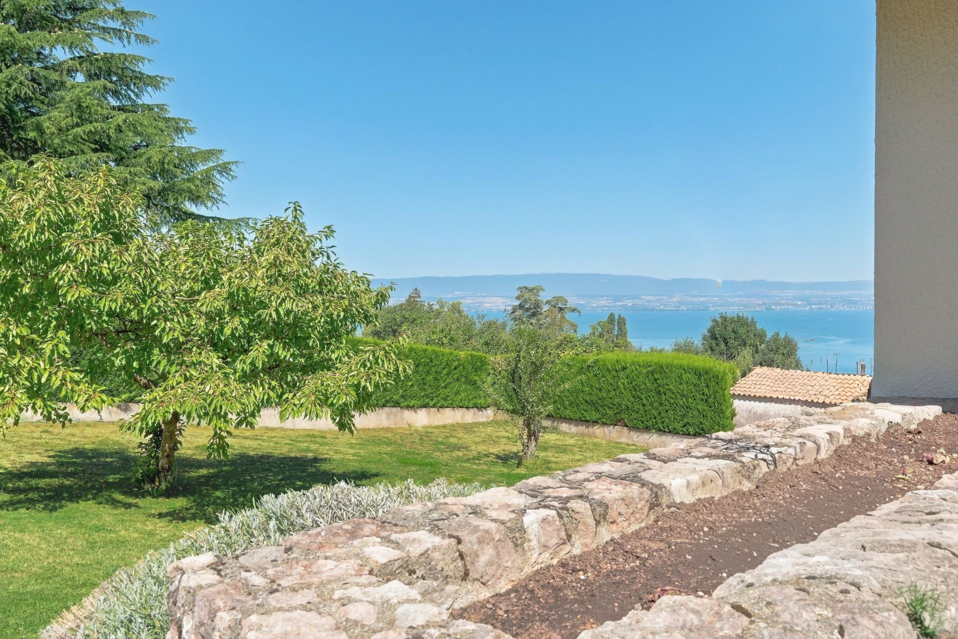 luxury house 4 Rooms for sale on EVIAN LES BAINS (74500)
