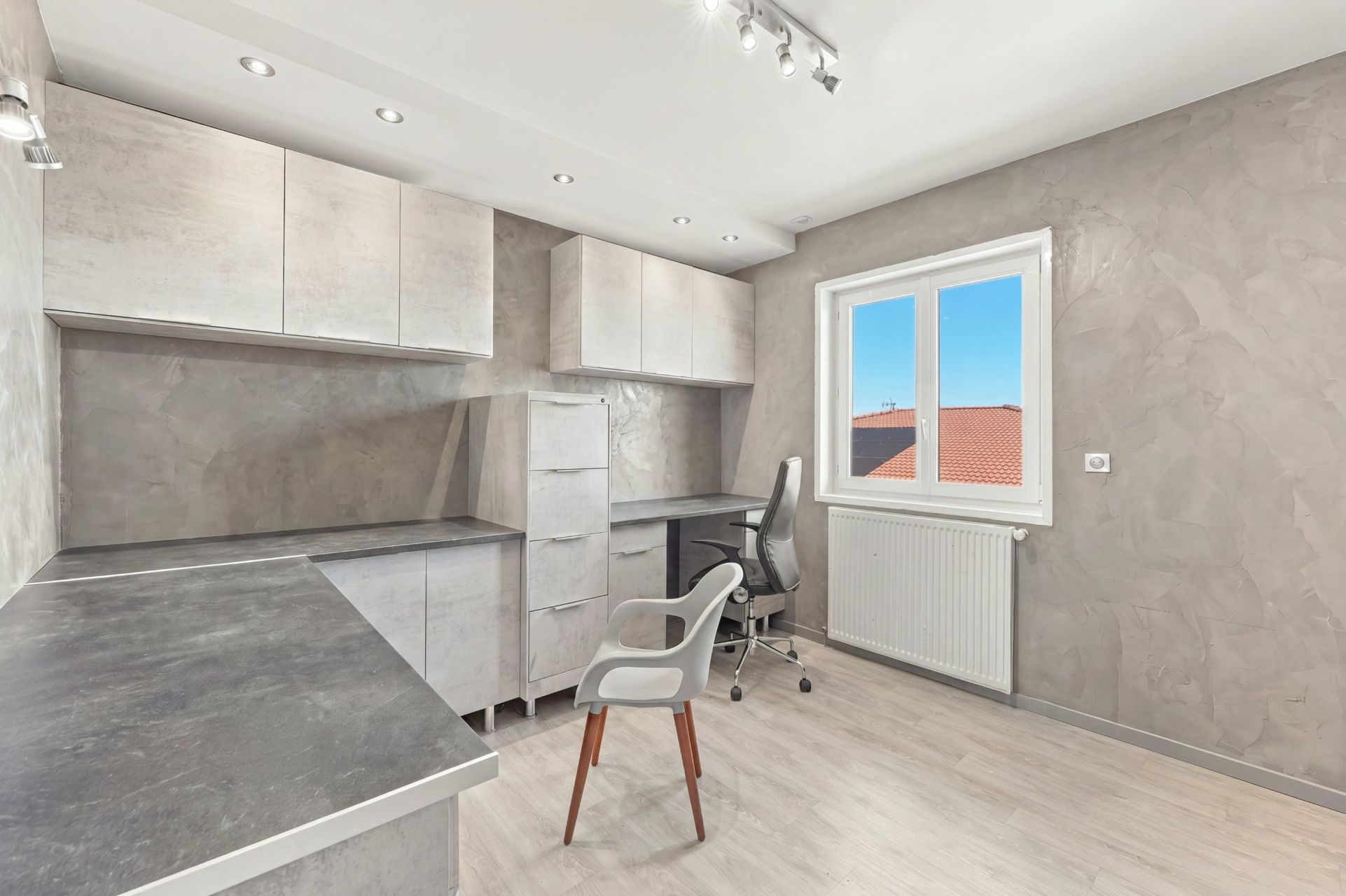 luxury house 4 Rooms for sale on EVIAN LES BAINS (74500)