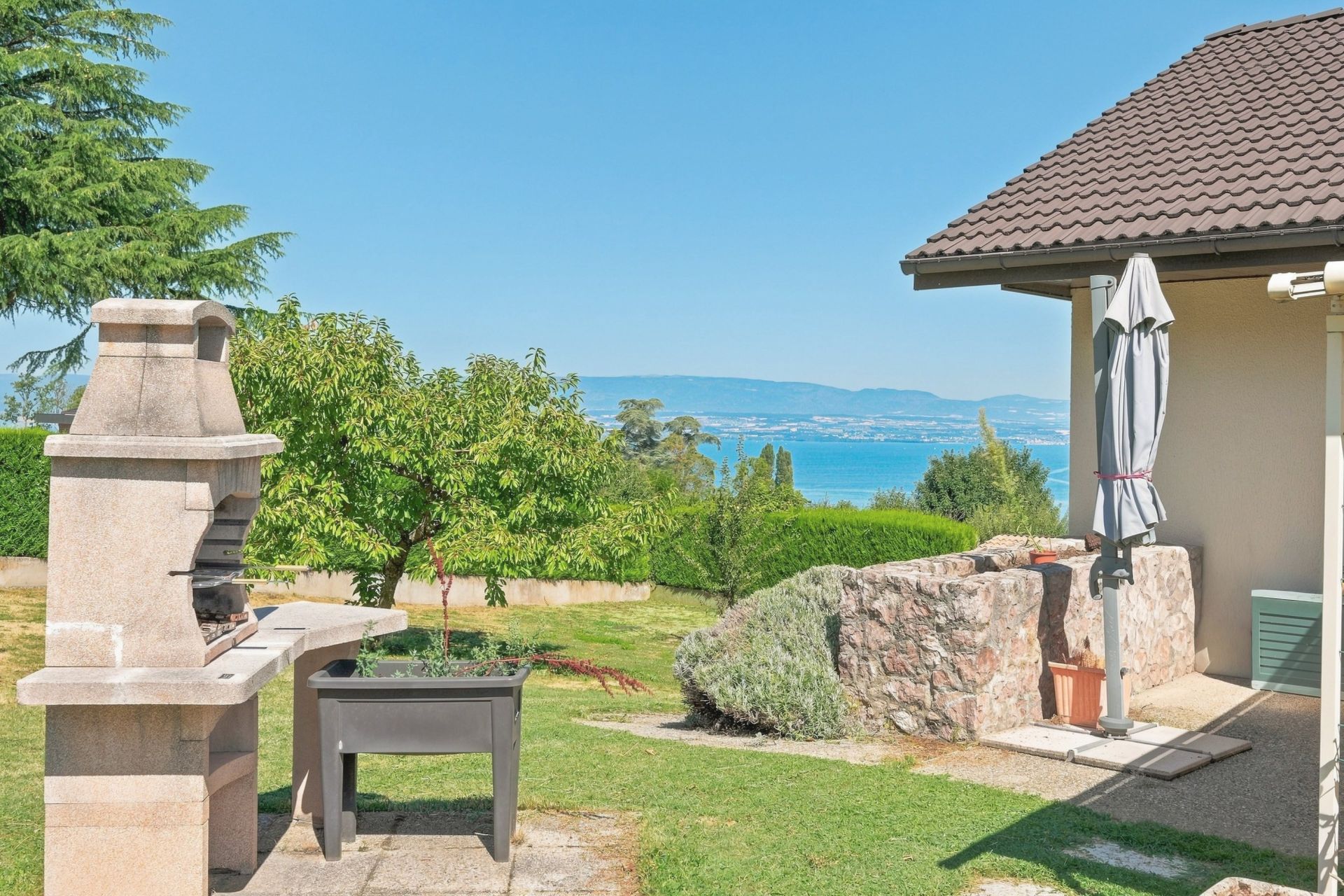 luxury house 4 Rooms for sale on EVIAN LES BAINS (74500)