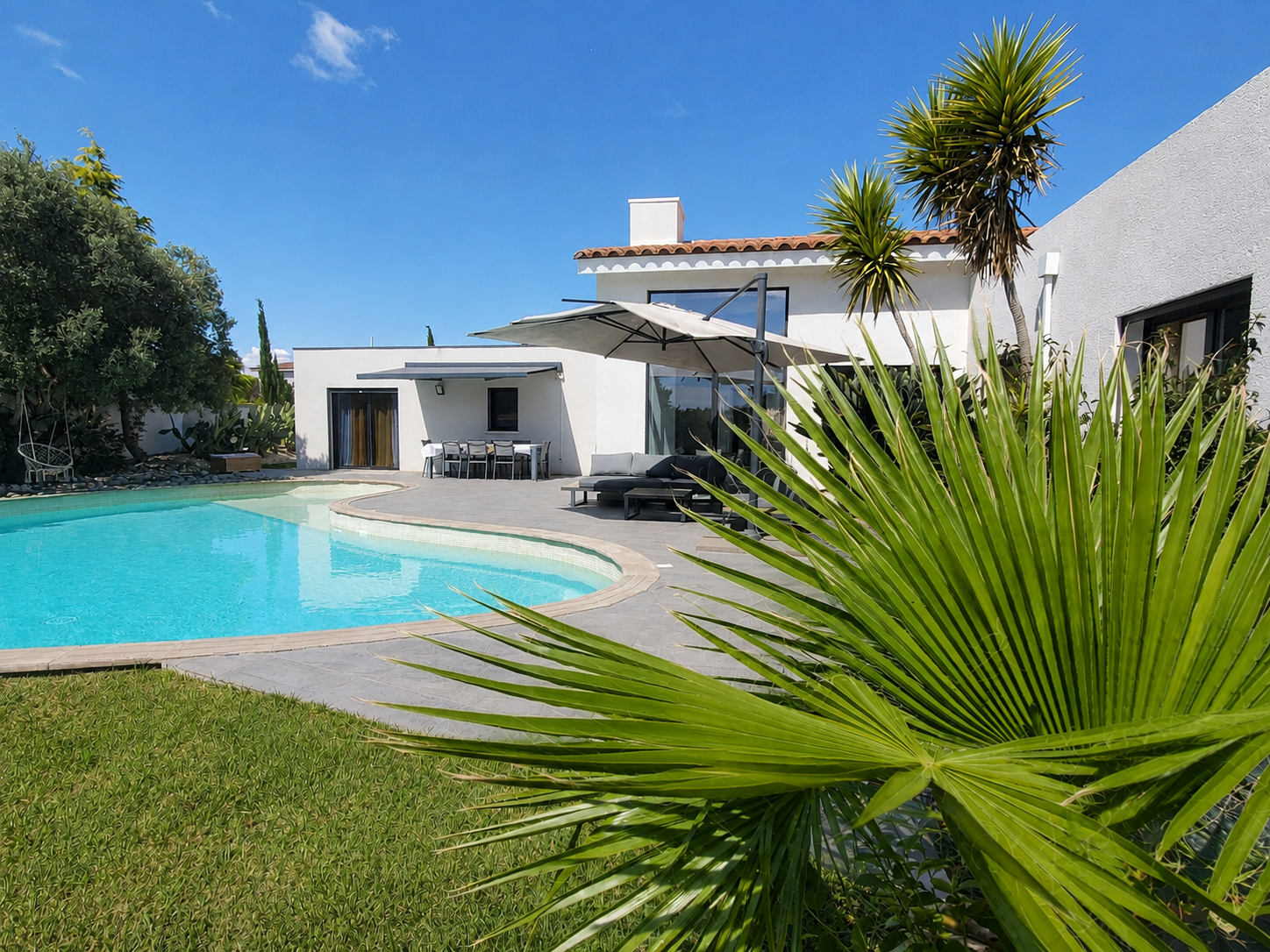 luxury house 6 Rooms for sale on PERPIGNAN (66000)