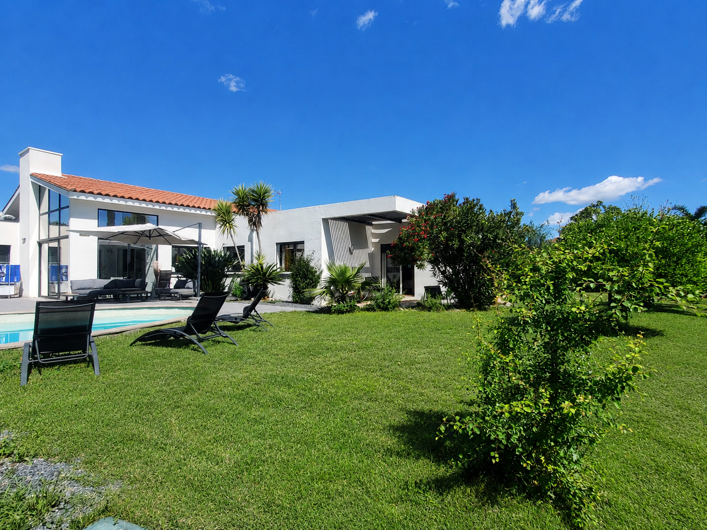 luxury house 6 Rooms for sale on PERPIGNAN (66000)