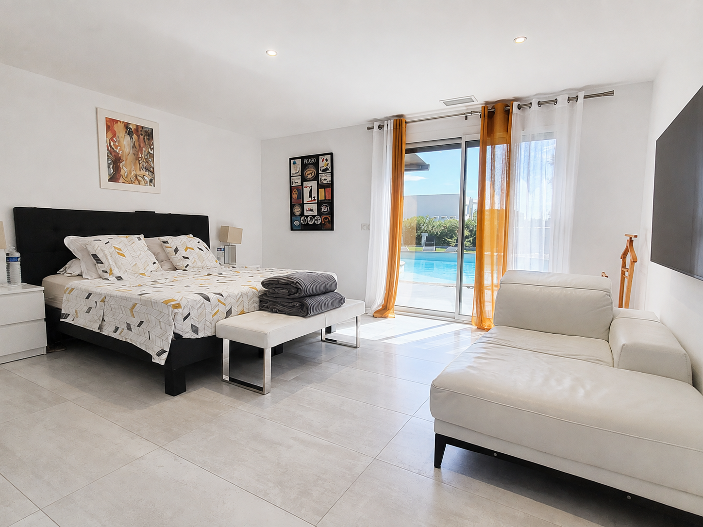 luxury house 6 Rooms for sale on PERPIGNAN (66000)