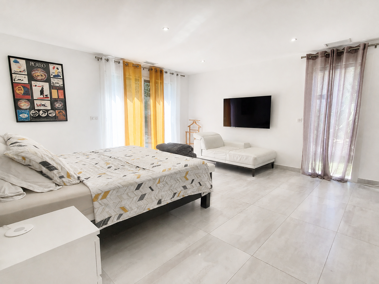 luxury house 6 Rooms for sale on PERPIGNAN (66000)