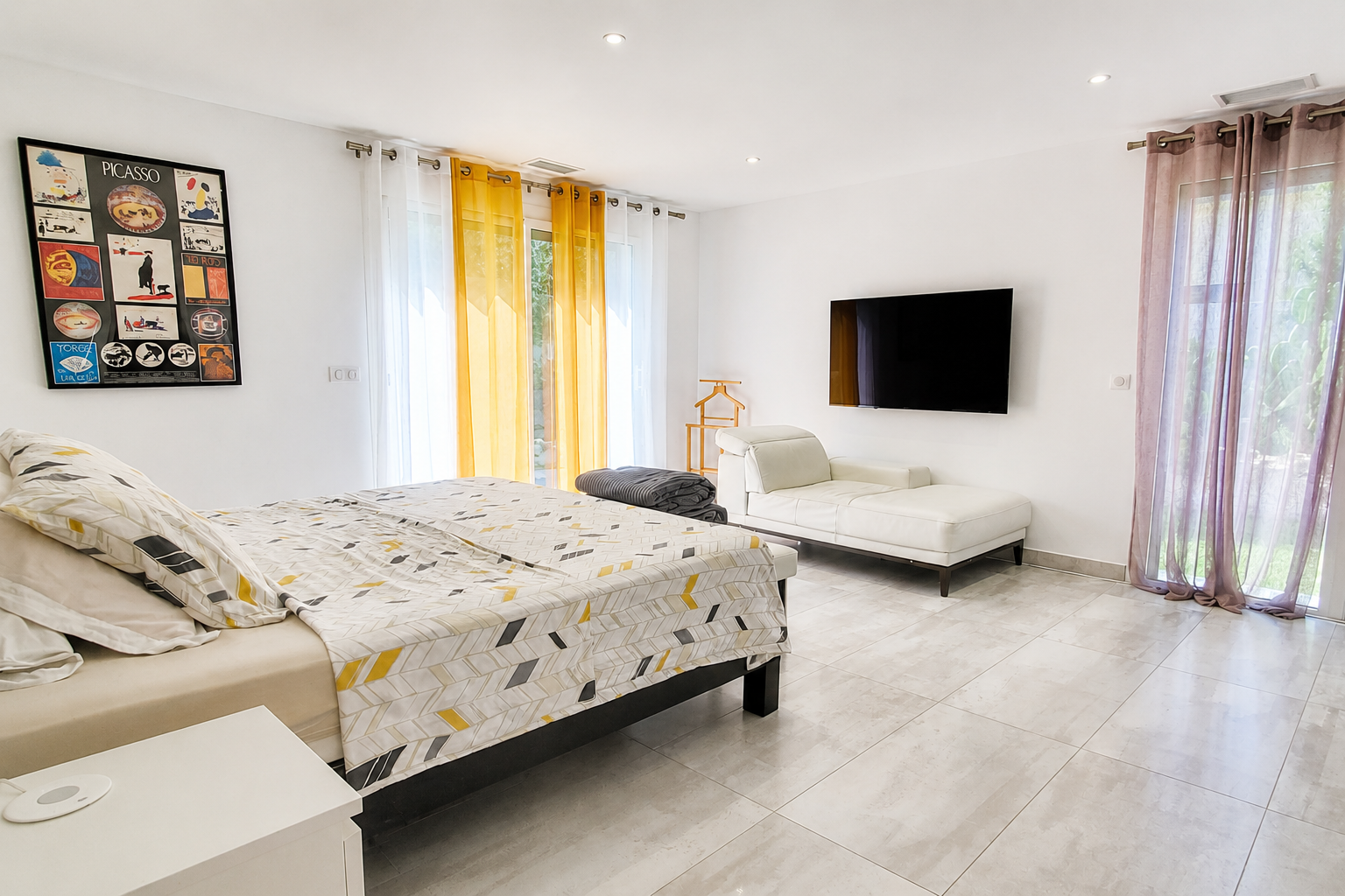 luxury house 6 Rooms for sale on PERPIGNAN (66000)