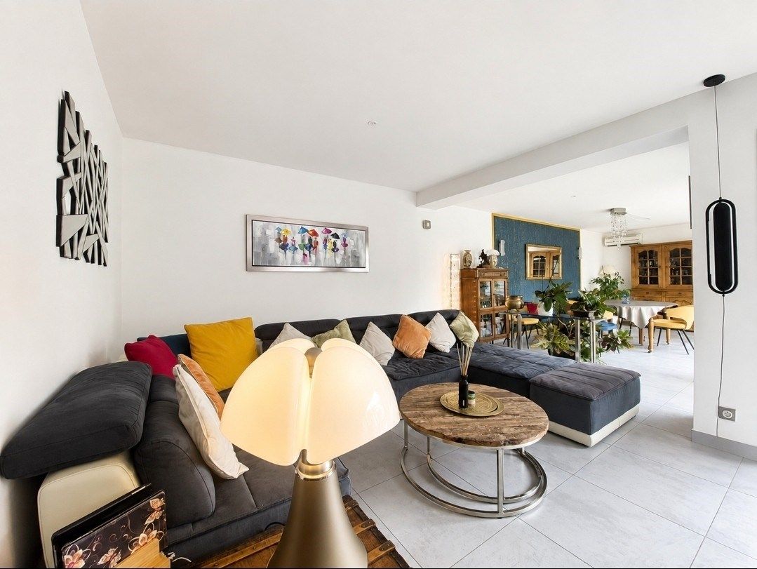 luxury house 7 Rooms for sale on NARBONNE (11100)