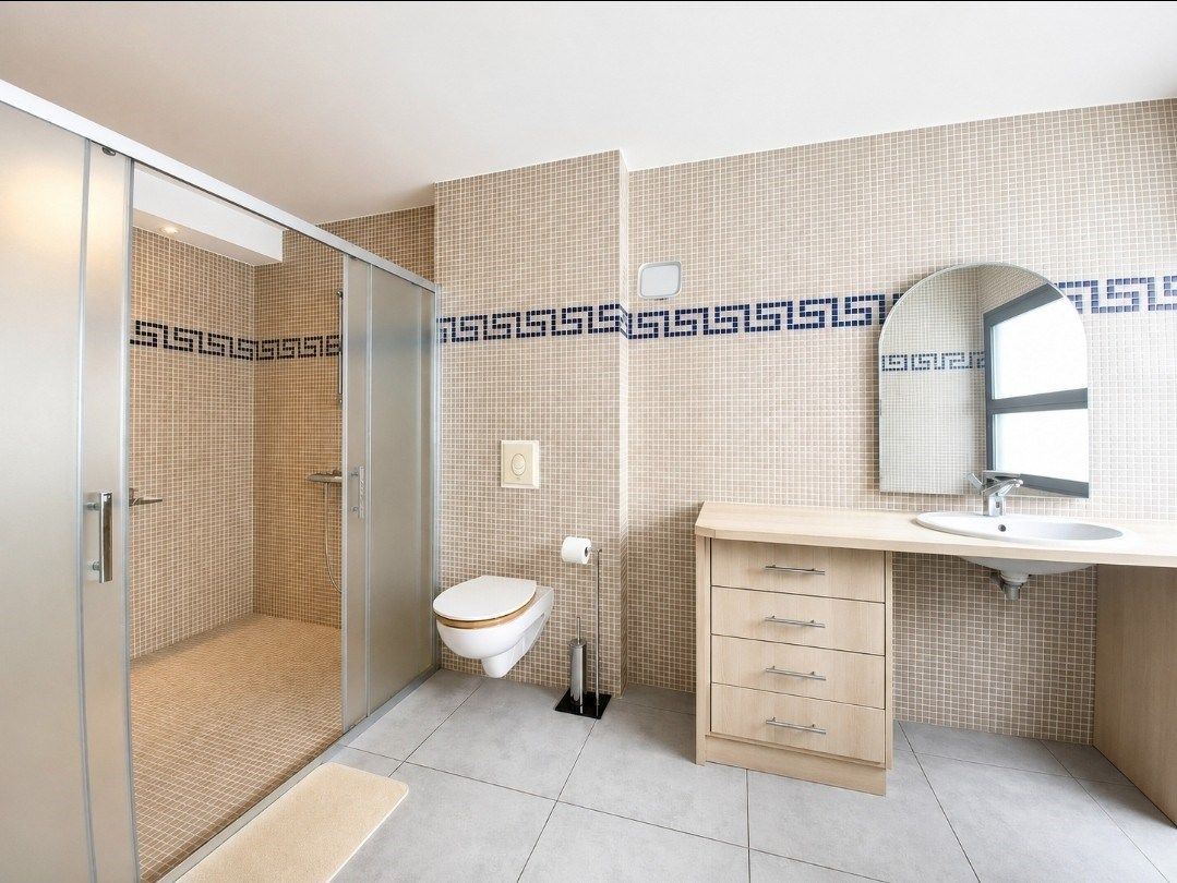 luxury house 7 Rooms for sale on NARBONNE (11100)
