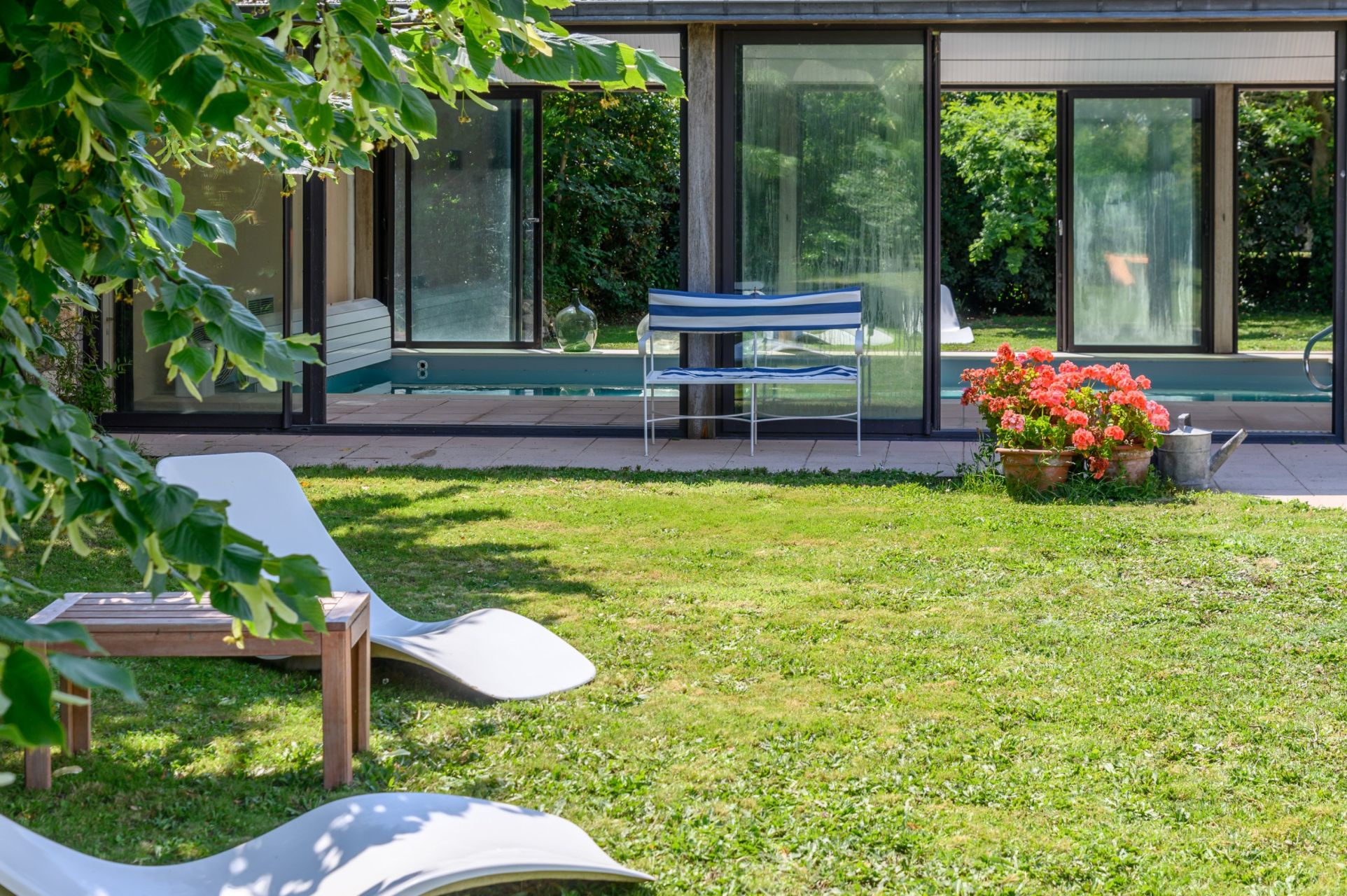 luxury house 8 Rooms for sale on LOCMARIAQUER (56740)